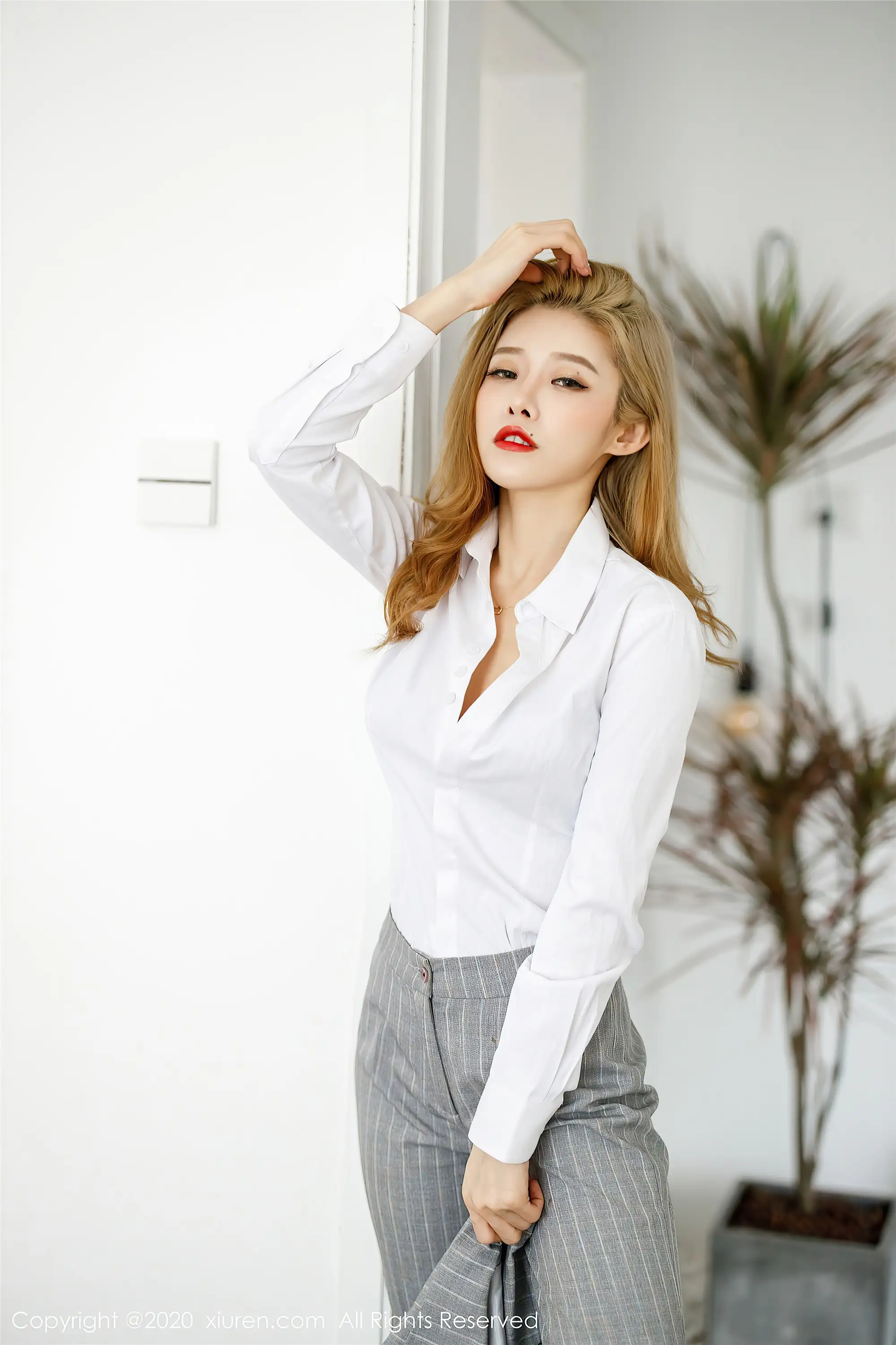 [XIUREN秀人网] 2020.08.13 NO.2439 luvian本能