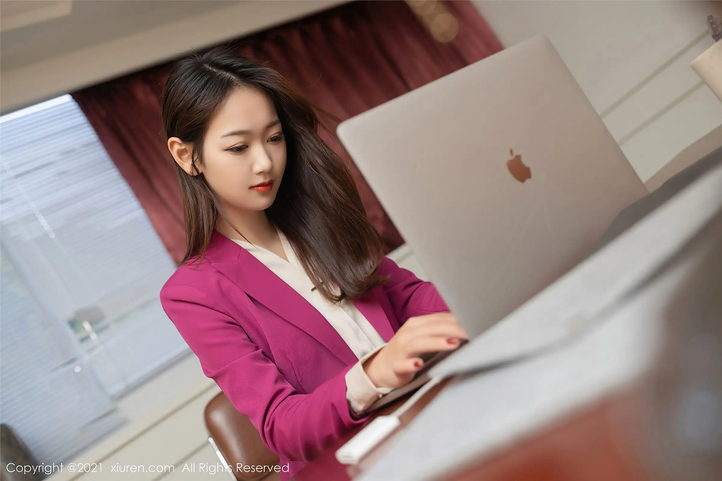 [XIUREN秀人网] 2021.03.02 NO.3156 唐安琪 秘书 丝袜