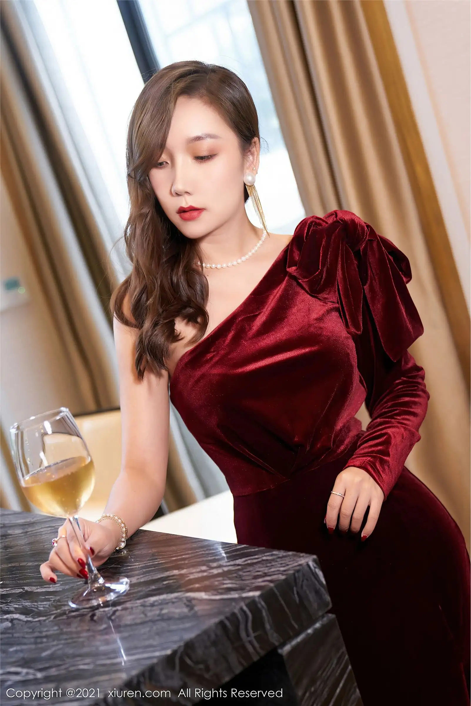 [XIUREN秀人网] 2021.08.17 NO.3807 艾静香