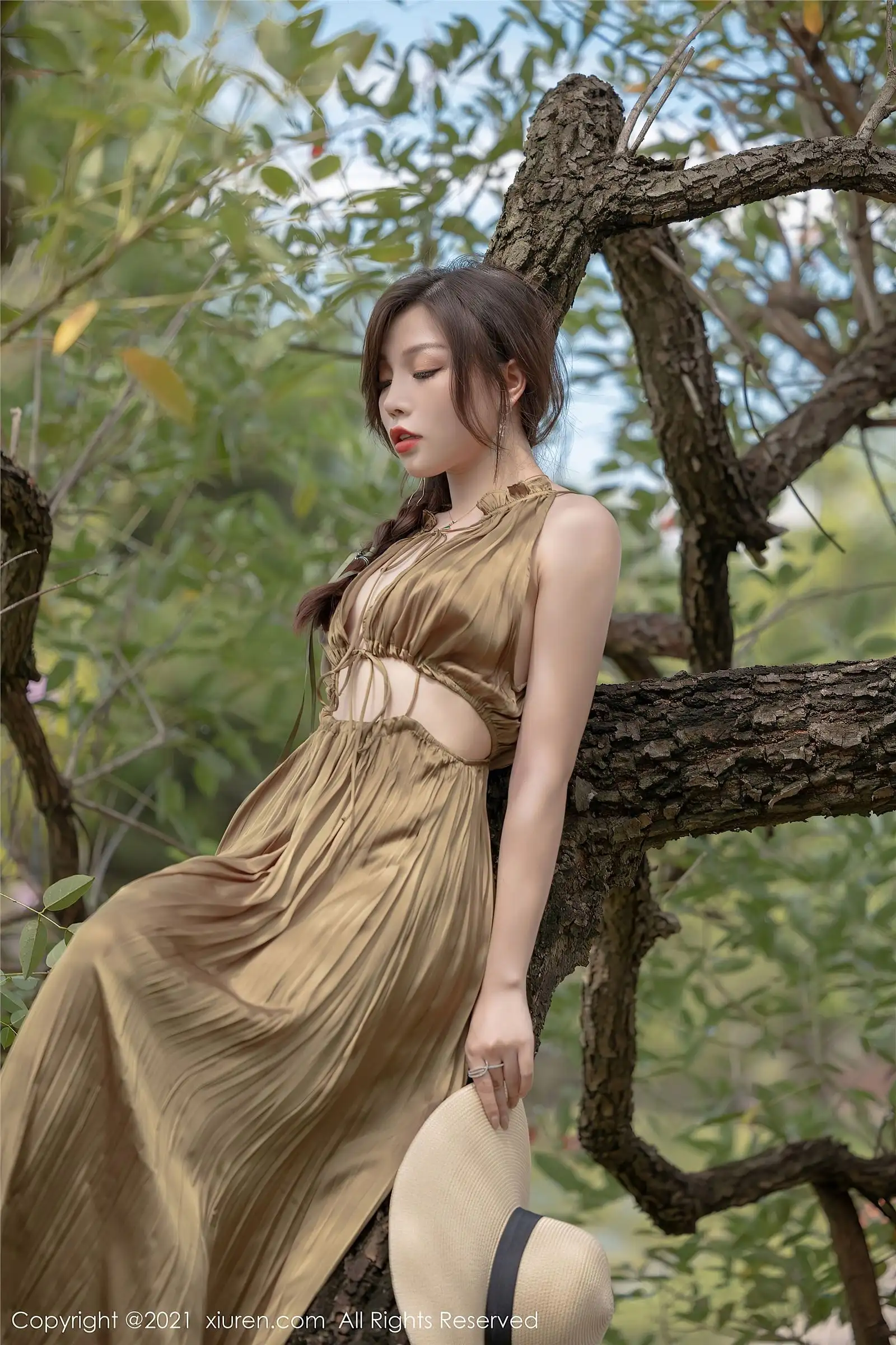 [XIUREN秀人网] 2021.08.23 NO.3837 芝芝Booty