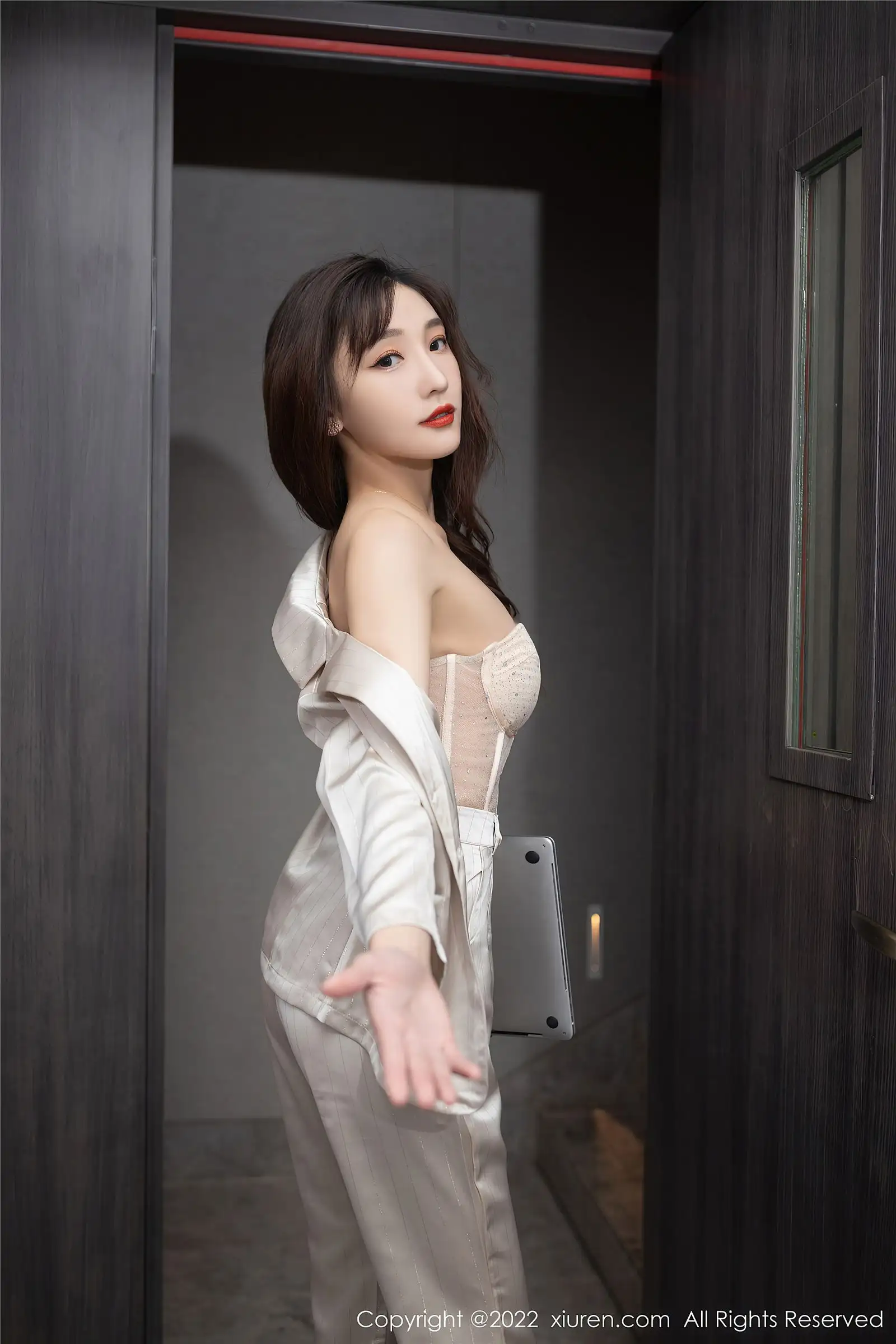 [XIUREN秀人网] 2022.09.15 NO.5594 陆萱萱