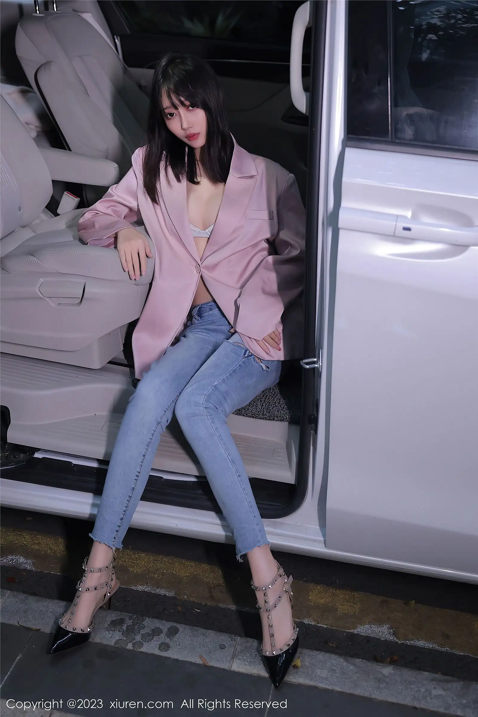 [XIUREN秀人网] 2023.03.03 NO.6355 玥儿玥er 万宁旅拍