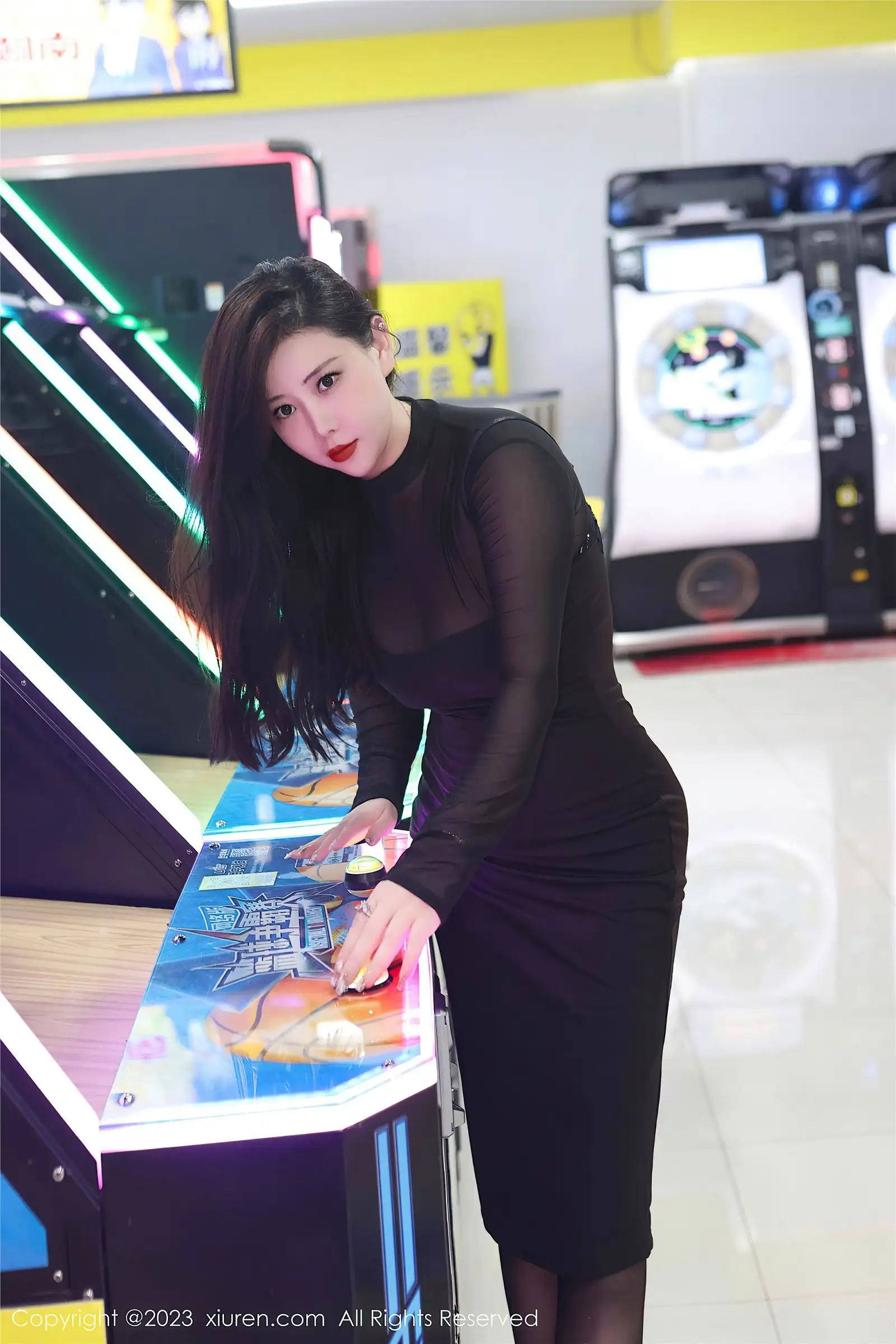 [XIUREN秀人网] 2023.08.14 NO.7230 王婉悠Queen