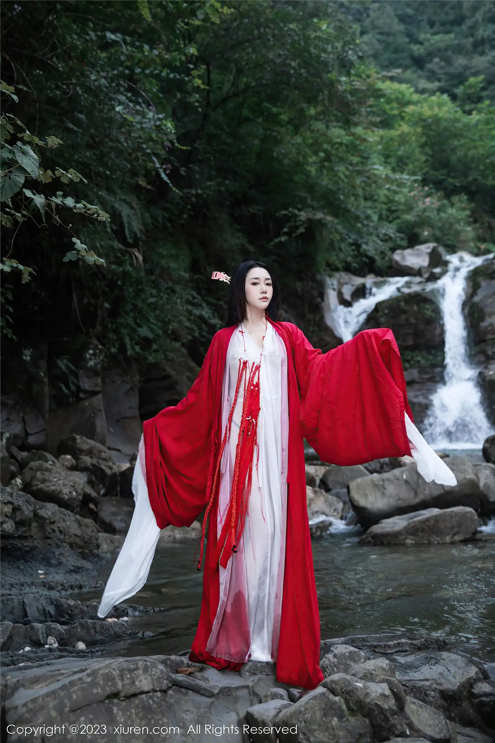 [XIUREN秀人网] 2023.08.28 NO.7295 严利娅Yuliya