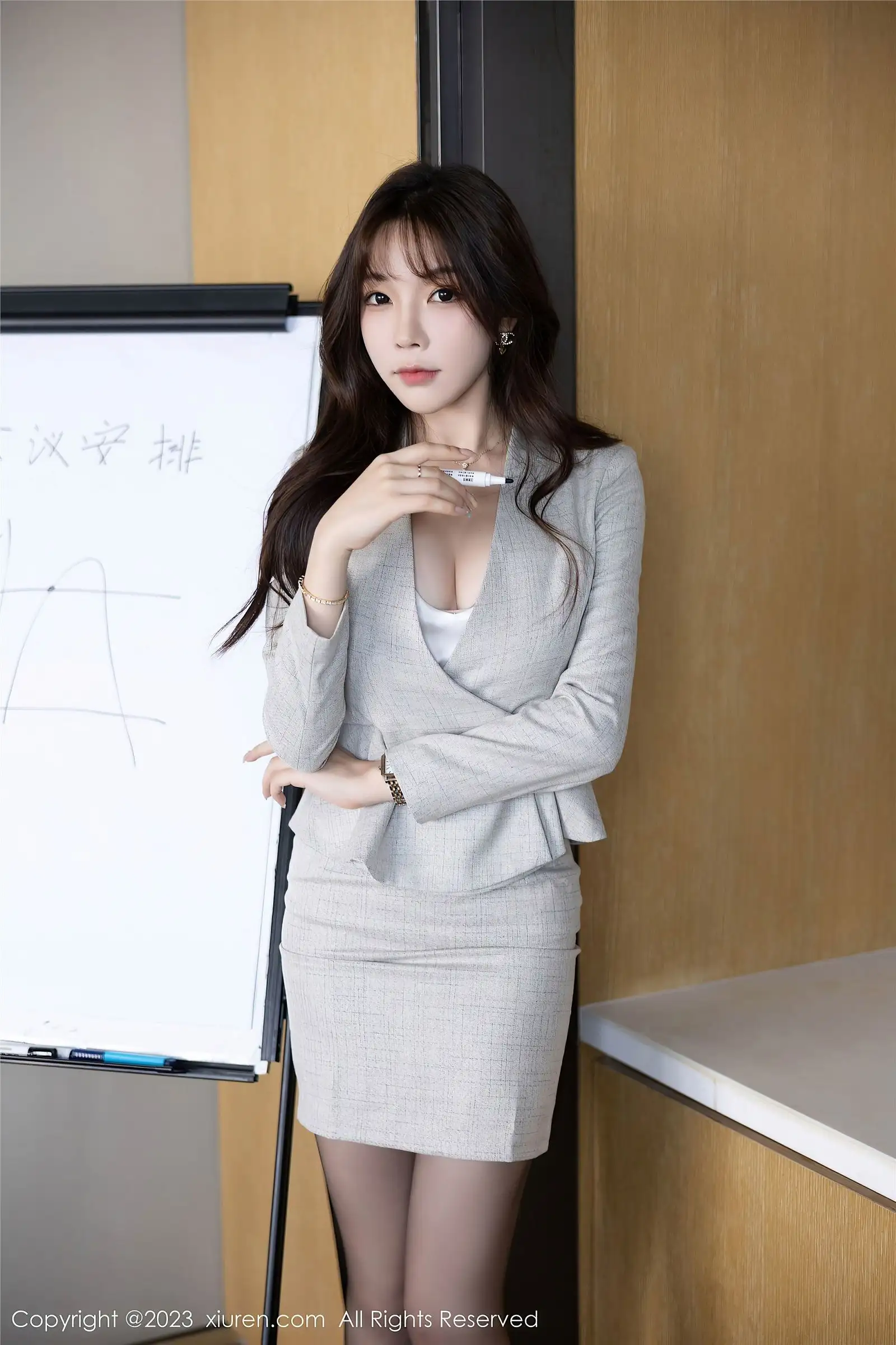 [XIUREN秀人网] 2023.10.27 NO.7577 徐莉芝Booty