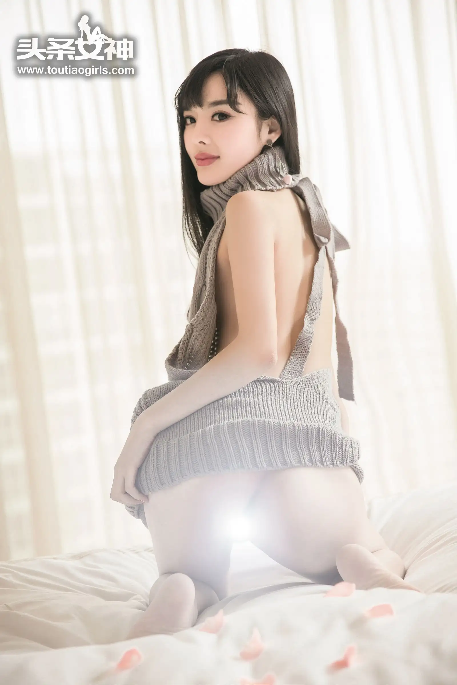 [Toutiaogirls] 2017.08.21 网红毛衣 周熙妍