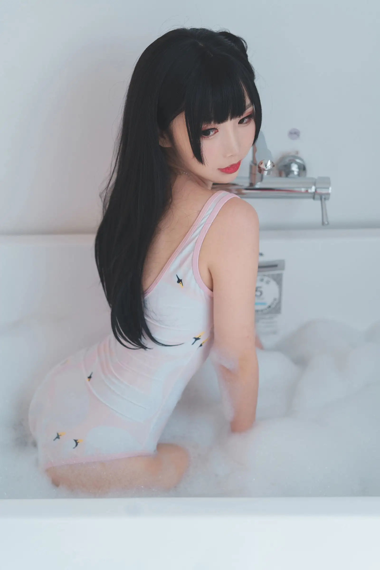 [Coser面饼仙儿] NO.069 浴缸泡泡