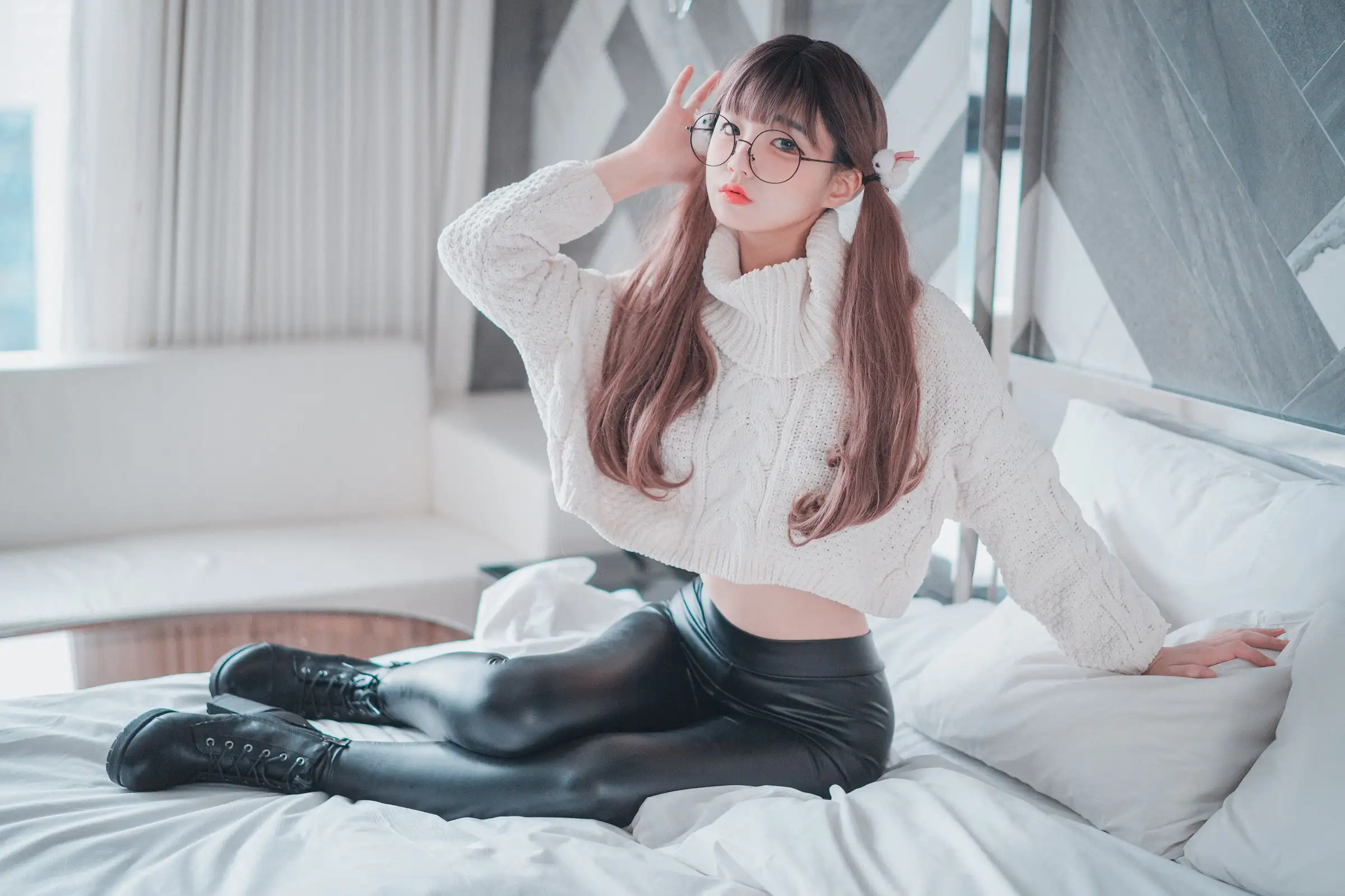 [DJAWA] Jenny – Loose and Tight  White