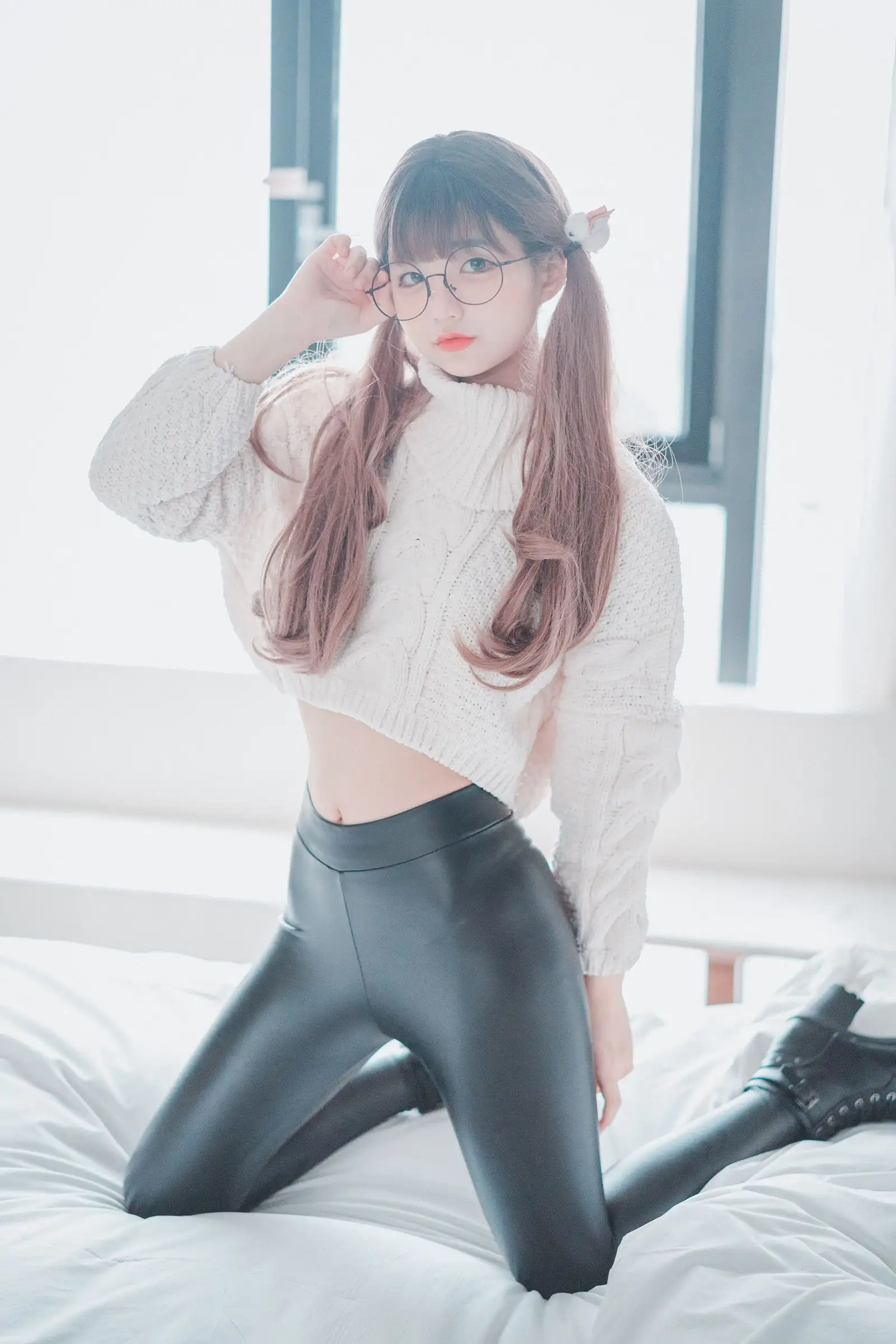 [DJAWA] Jenny – Loose and Tight  White