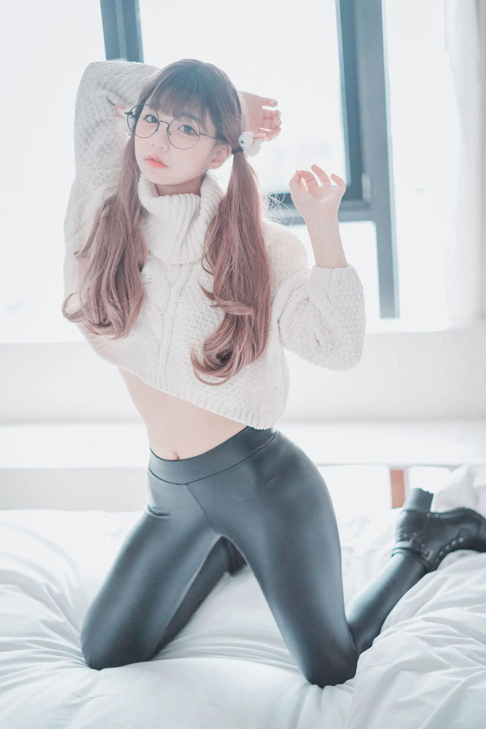 [DJAWA] Jenny – Loose and Tight  White