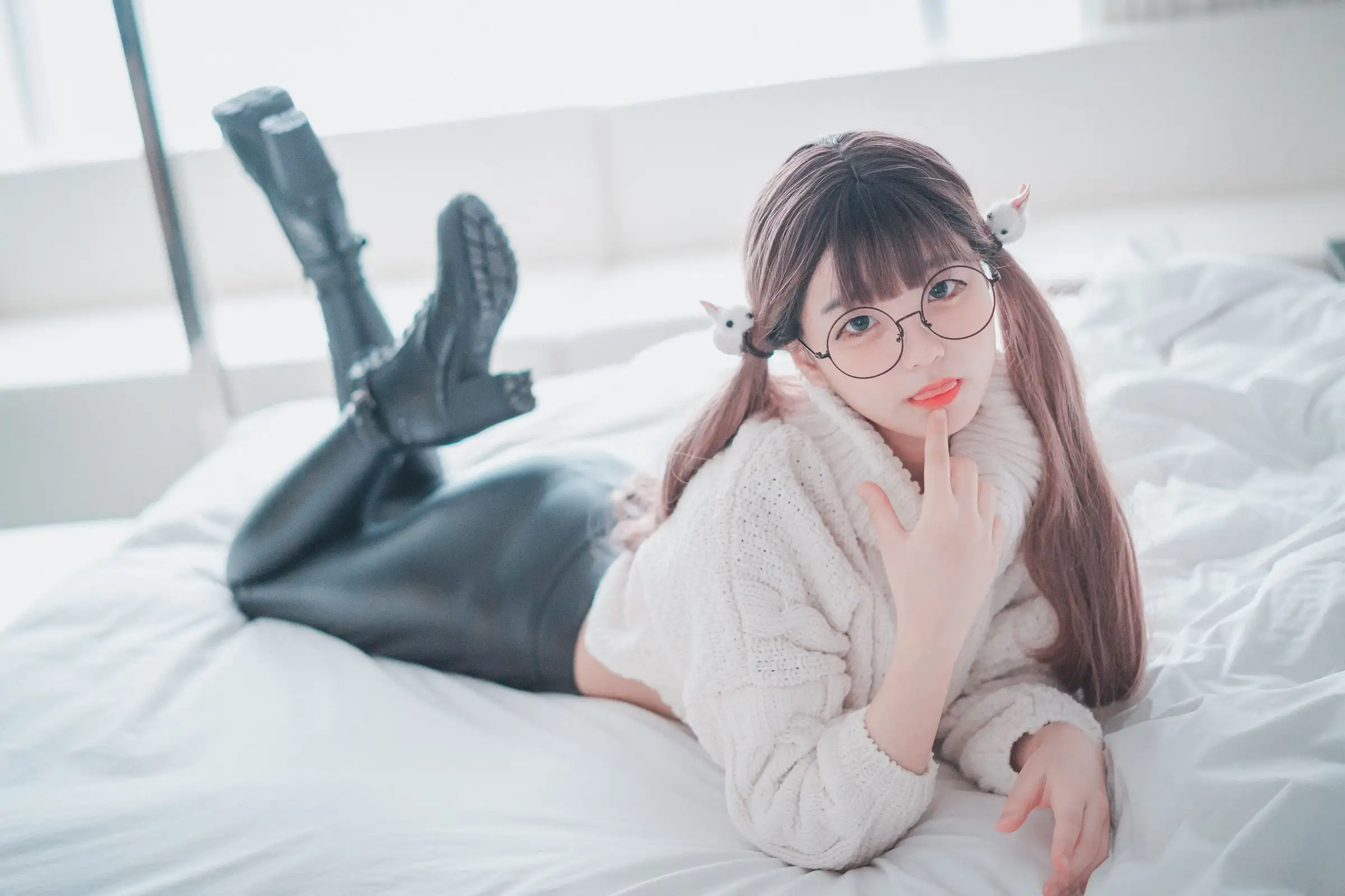 [DJAWA] Jenny – Loose and Tight  White