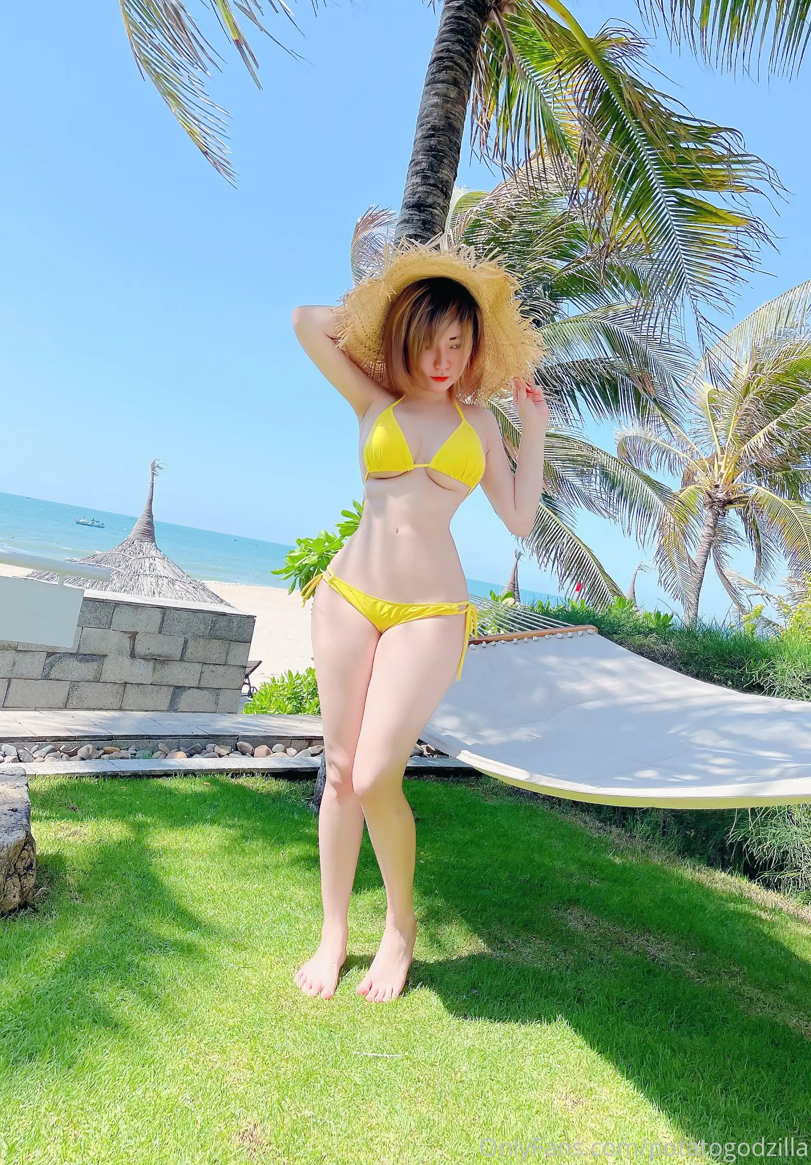[Potato Godzilla] NO.033 Yellow Bikini