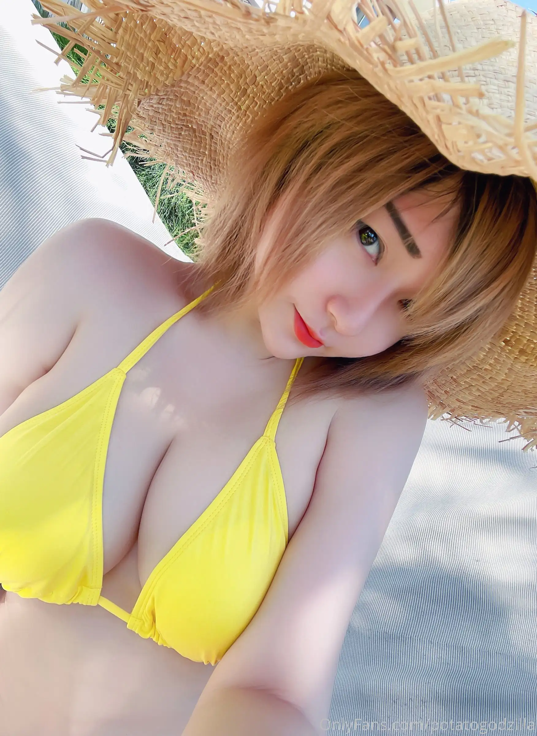[Potato Godzilla] NO.033 Yellow Bikini