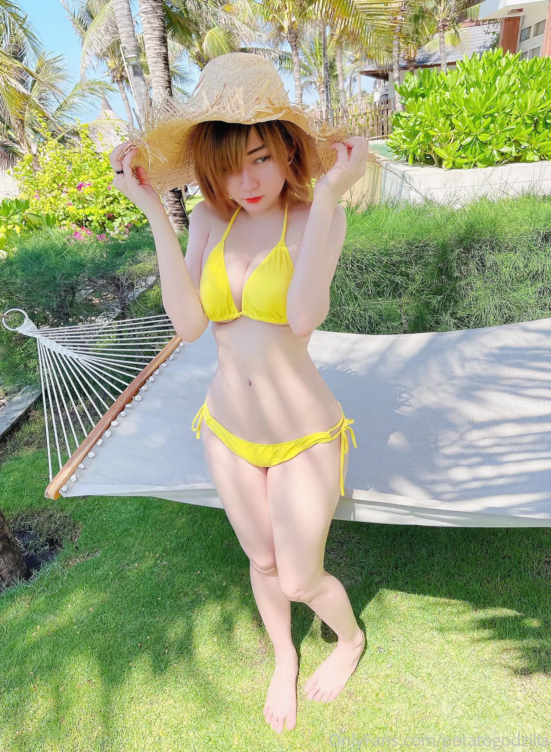 [Potato Godzilla] NO.033 Yellow Bikini
