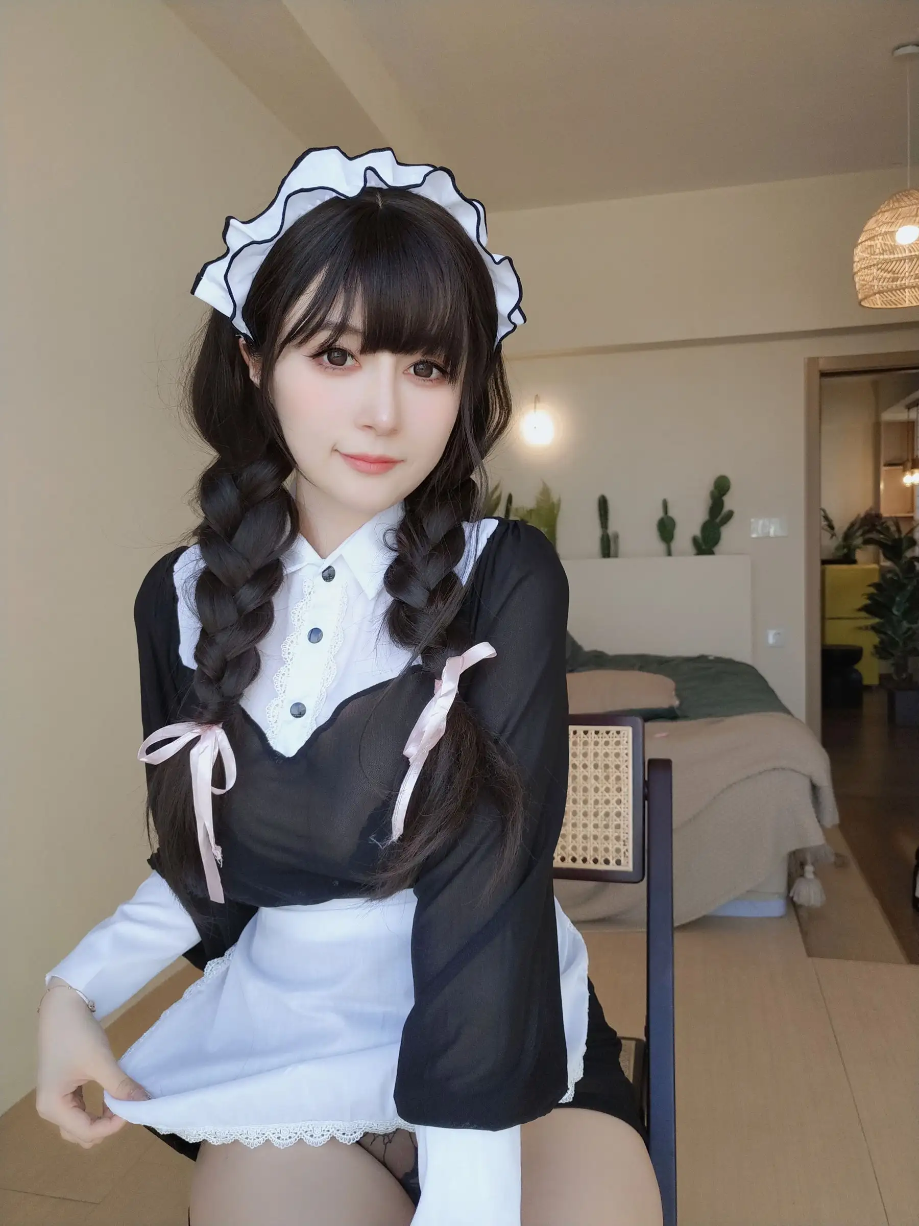 [白银81] NO.140 透明なメイド服