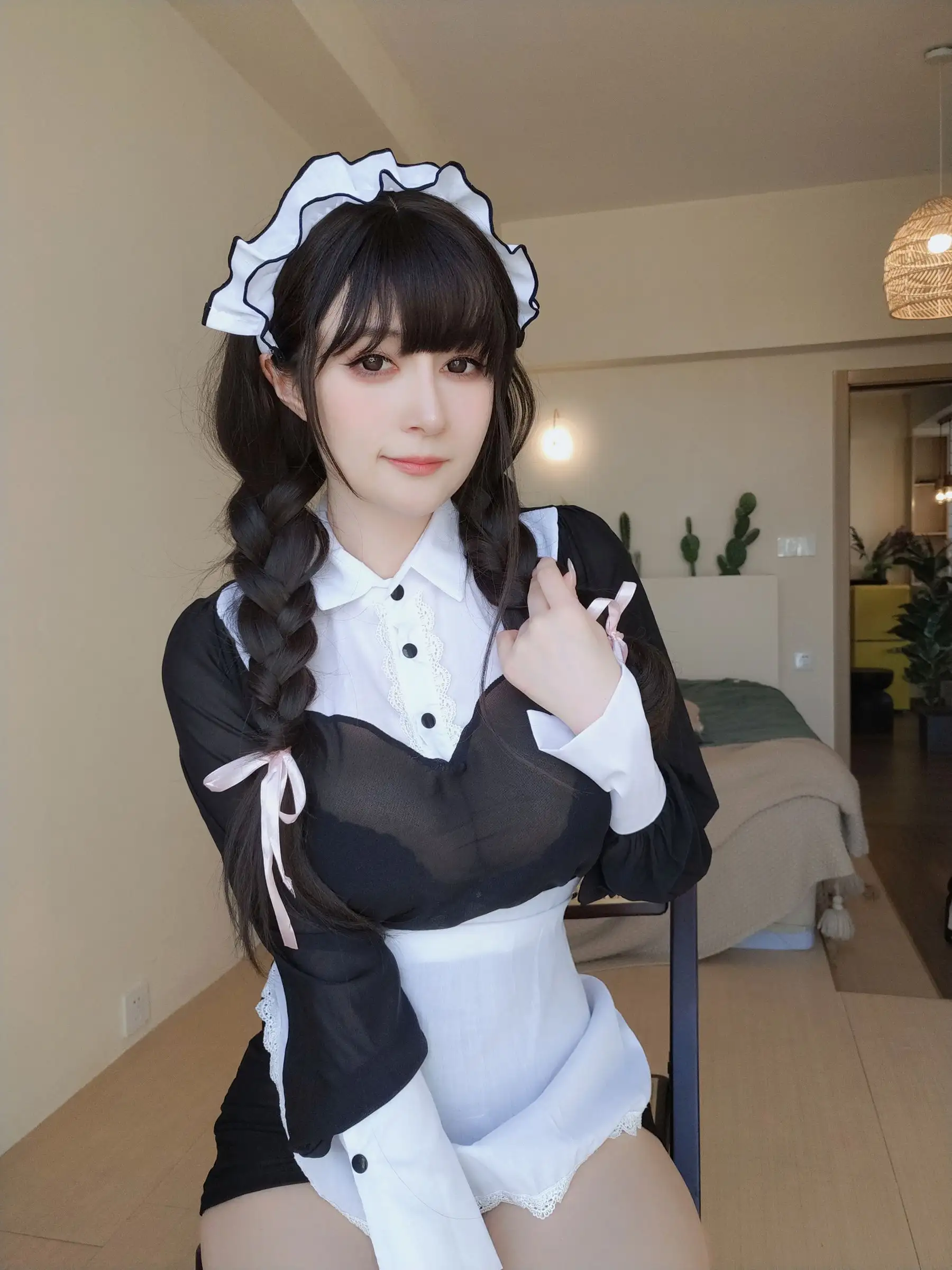 [白银81] NO.140 透明なメイド服