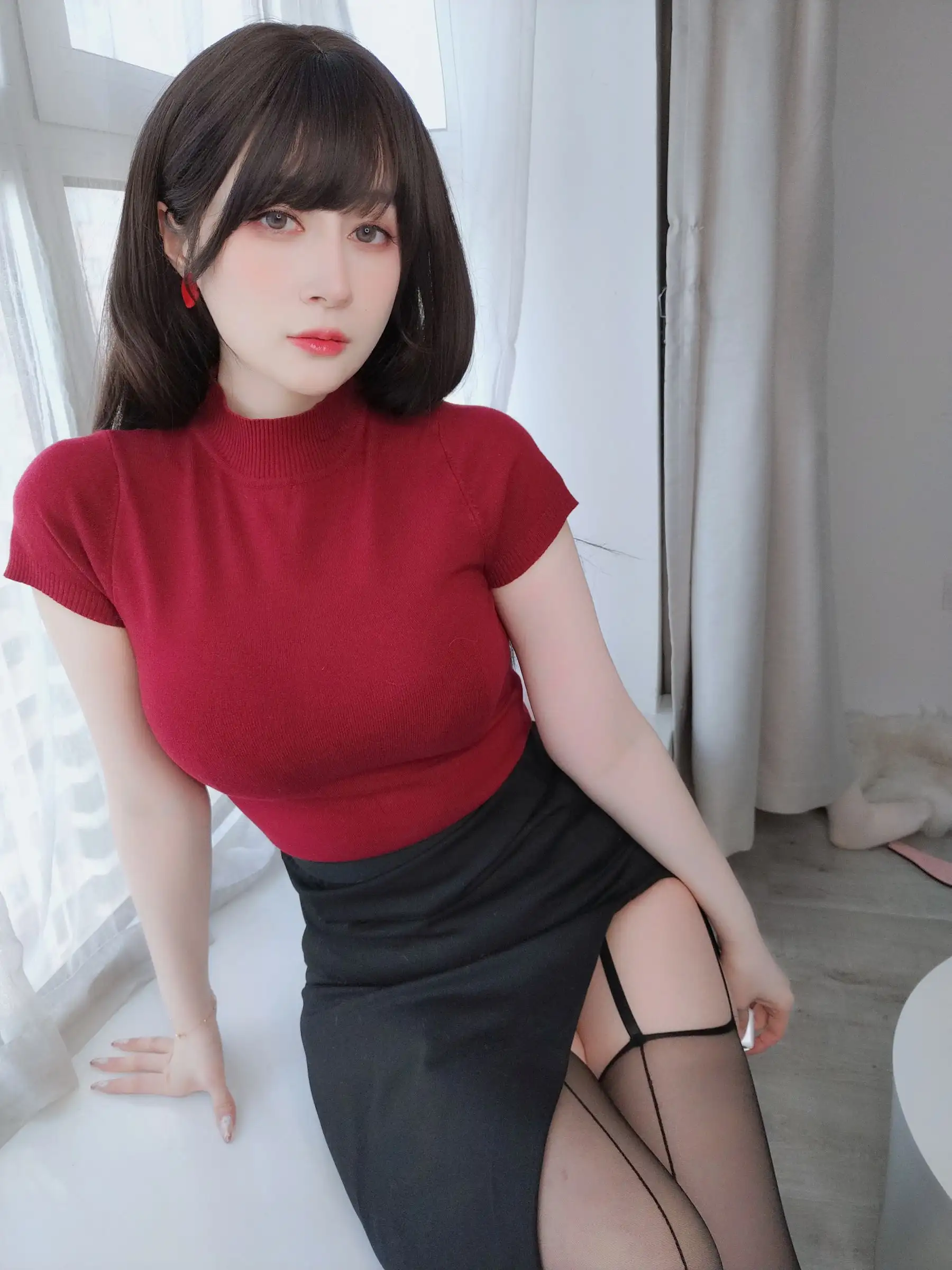 [白银81] NO.145 サスペンダーを履いたお姉さん