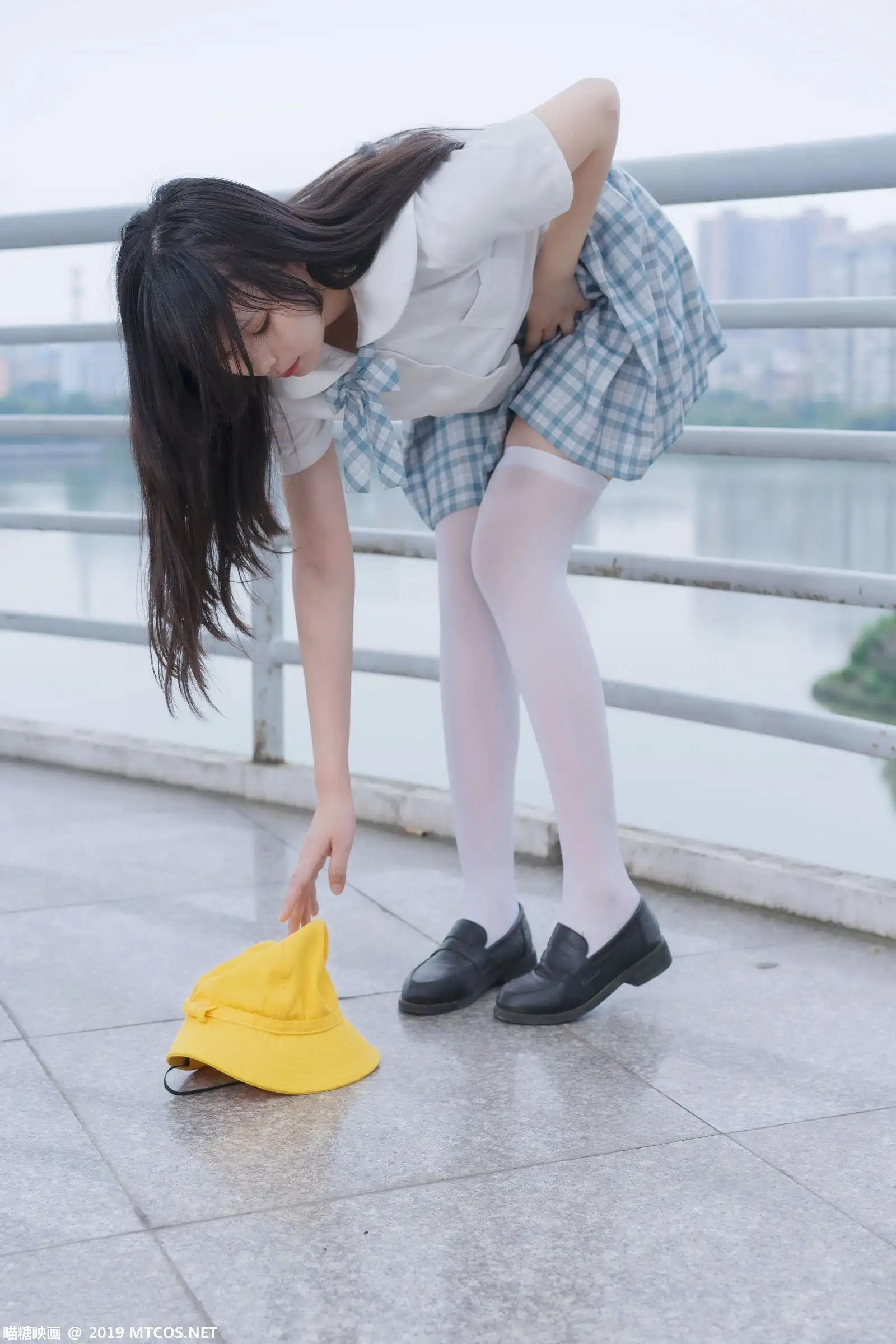 [喵糖映画] VOL.015 半度度度喵 白丝格子裙