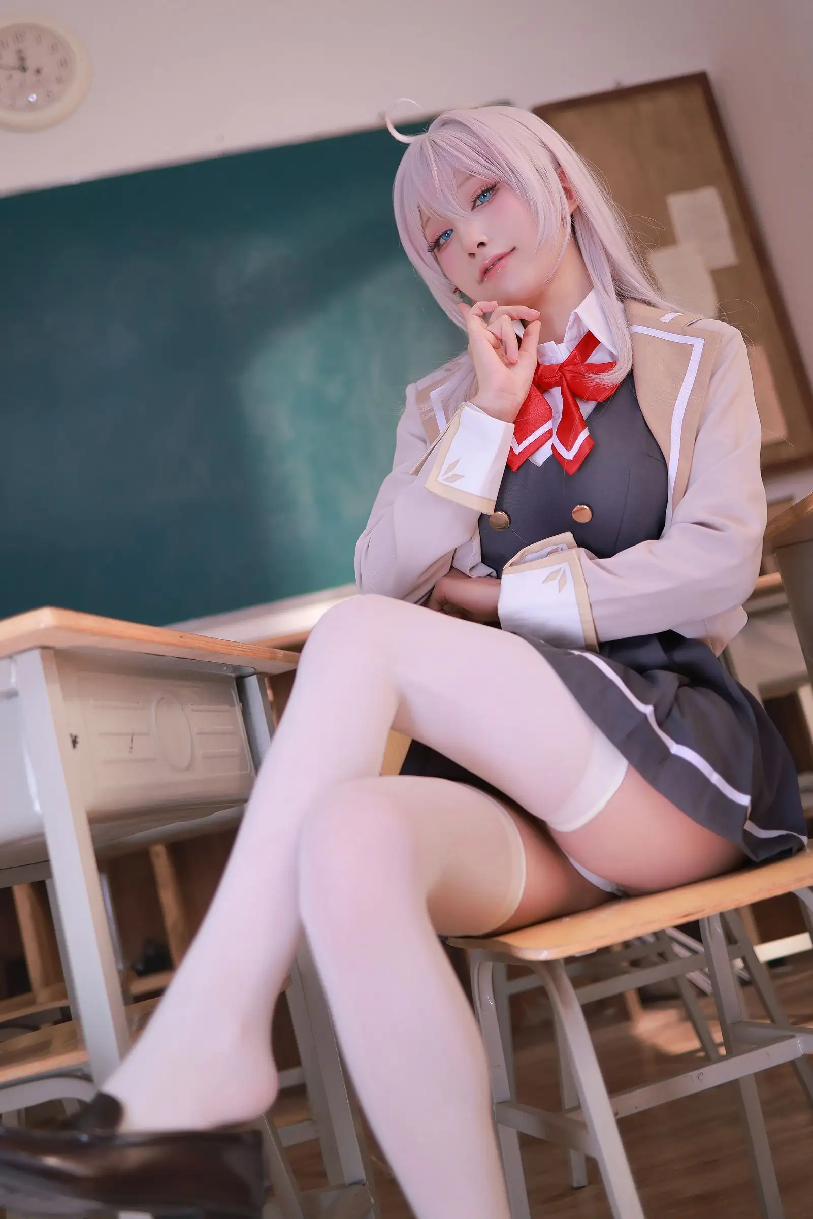 [水淼Aqua] NO.212 [Fantia] 2024年11月订阅 艾莉同学