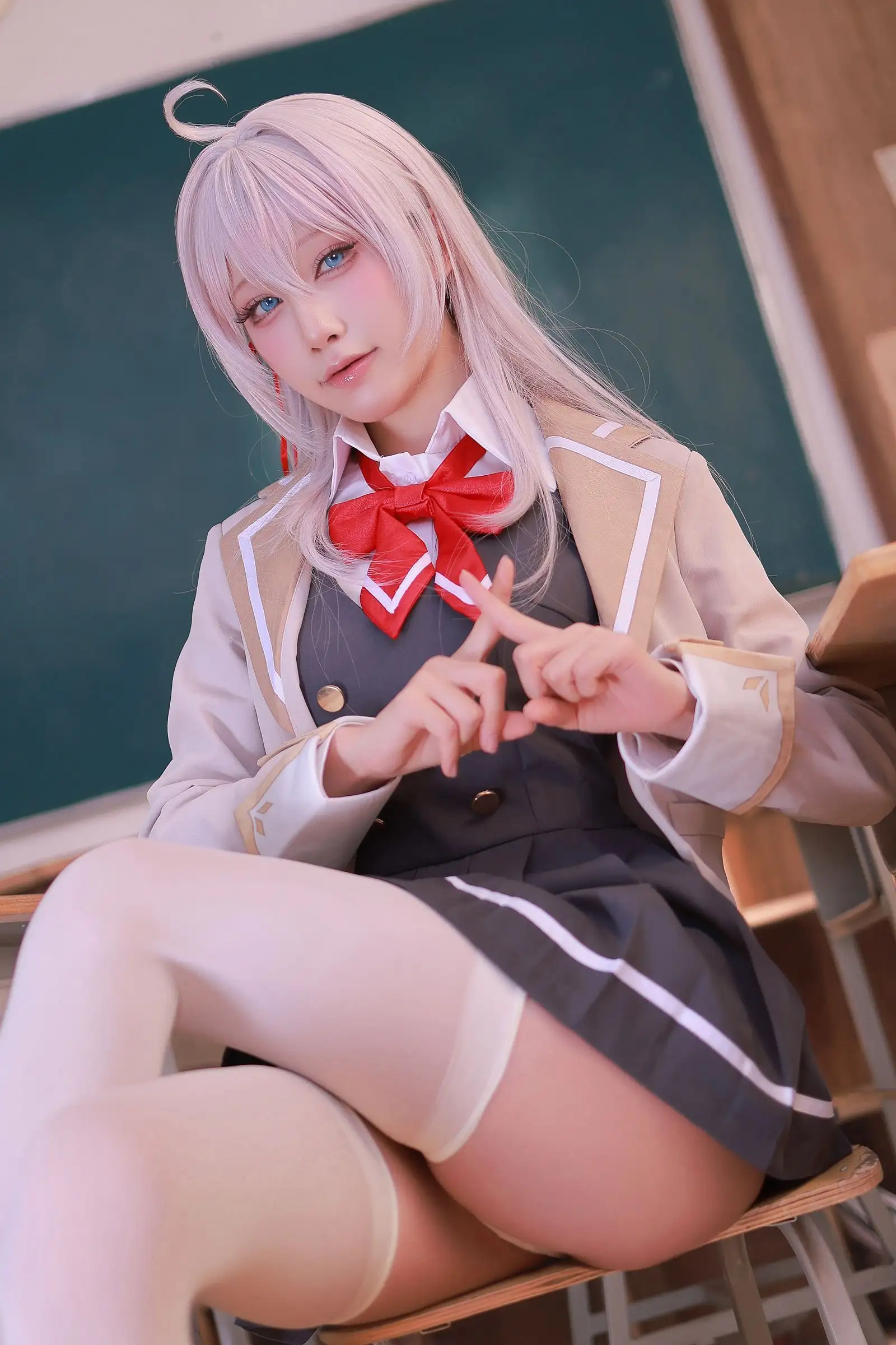 [水淼Aqua] NO.212 [Fantia] 2024年11月订阅 艾莉同学