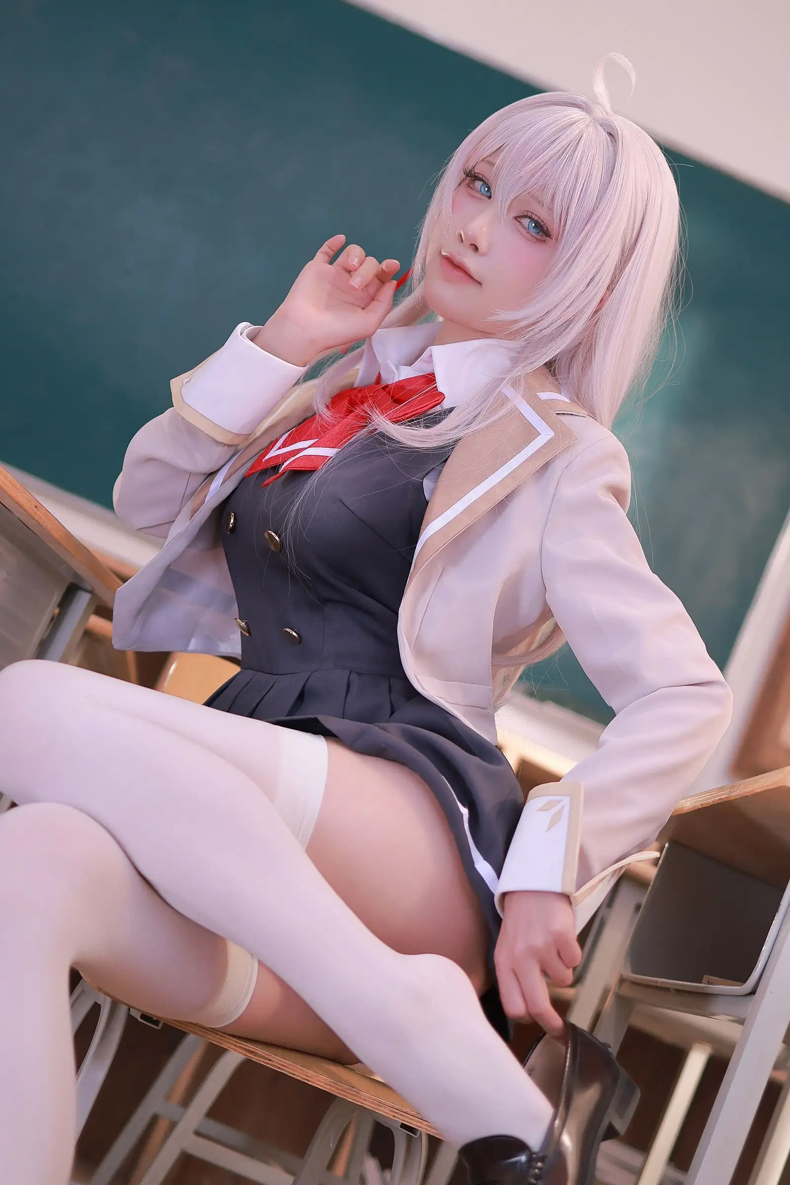 [水淼Aqua] NO.212 [Fantia] 2024年11月订阅 艾莉同学