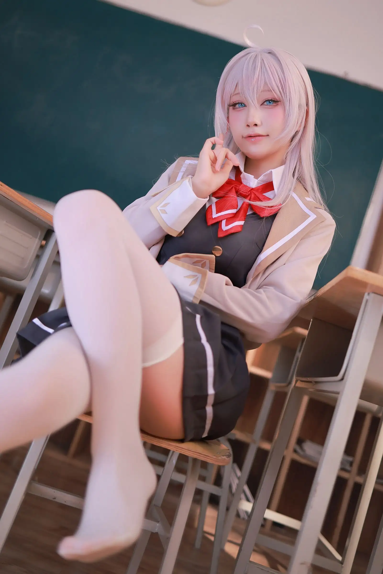 [水淼Aqua] NO.212 [Fantia] 2024年11月订阅 艾莉同学