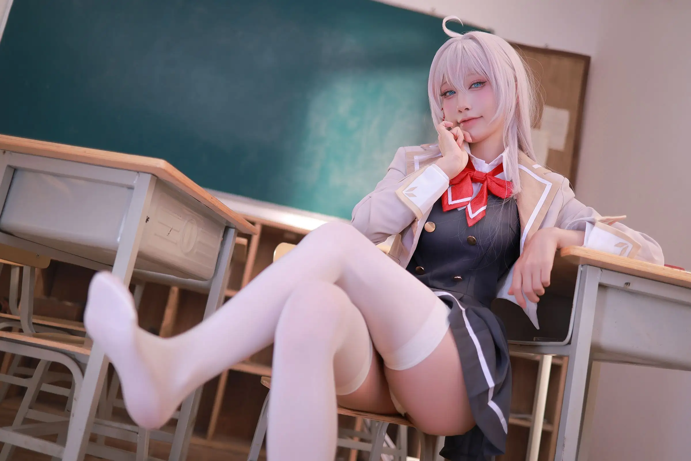 [水淼Aqua] NO.212 [Fantia] 2024年11月订阅 艾莉同学