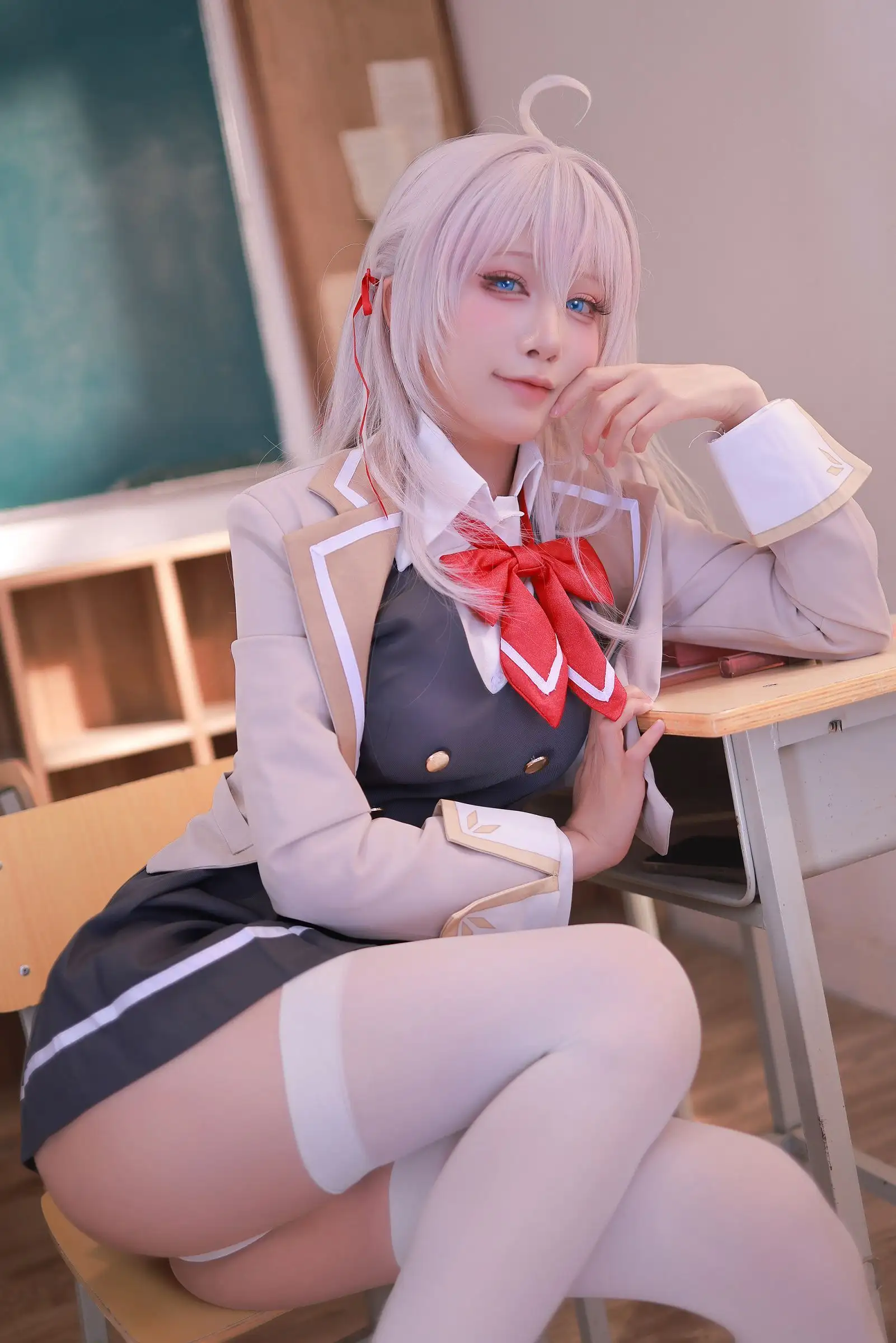 [水淼Aqua] NO.212 [Fantia] 2024年11月订阅 艾莉同学