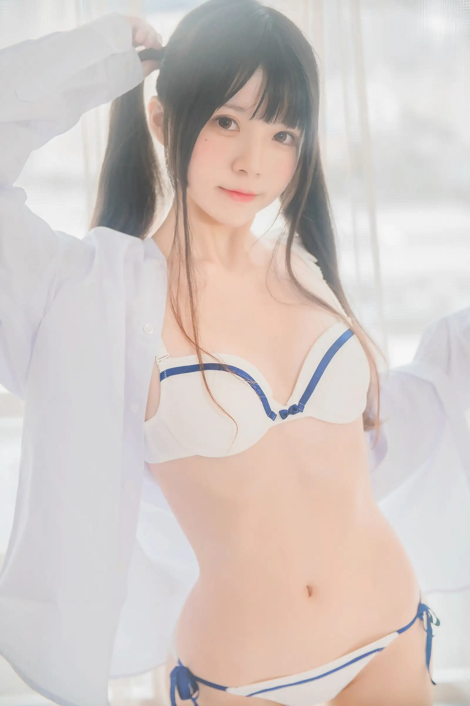 [桜桃喵] NO.001 白衬衫双马尾