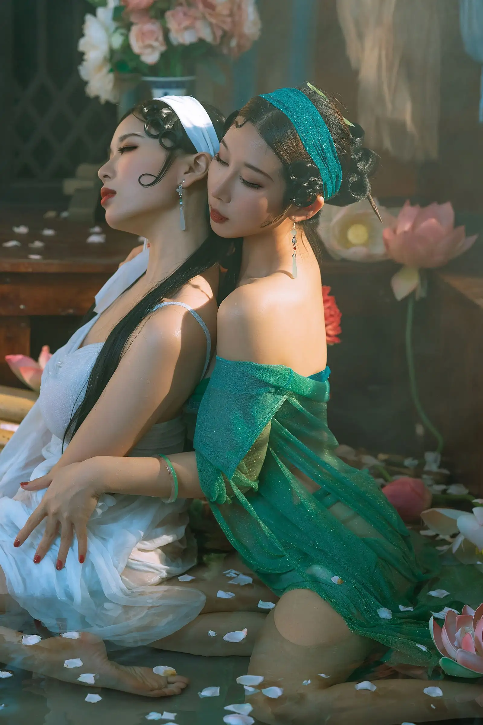 [云溪溪] NO.083 奶桃桃&轩萧学姐 – 白娘子&青蛇