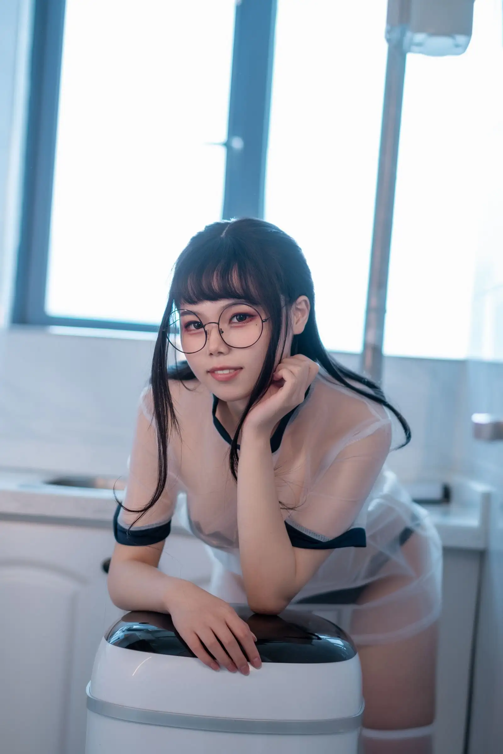 [七月喵子] NO.009 喝酸奶的眼镜娘
