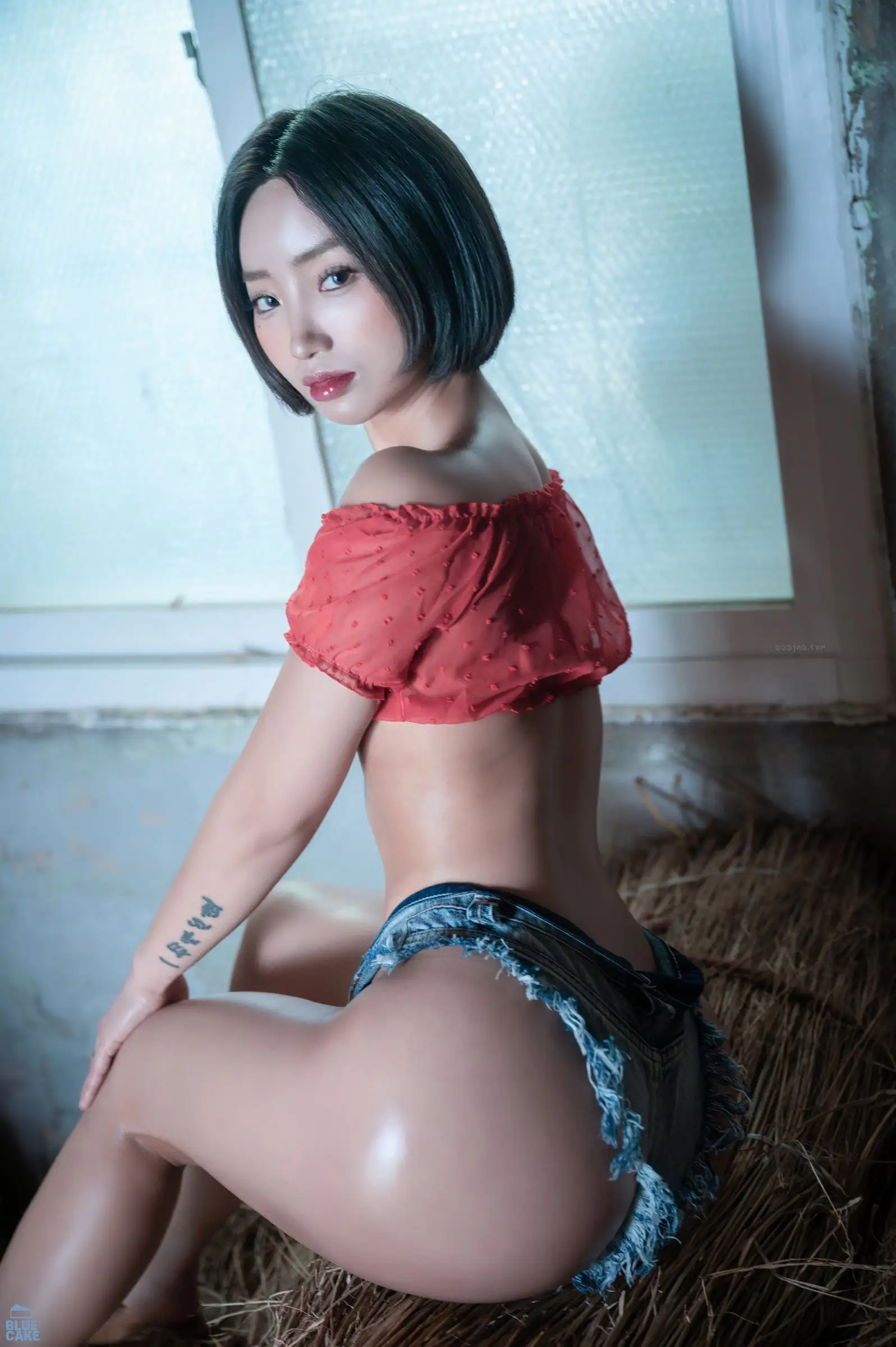 [BlueCake] Booty Queen – Jean RED+ 01