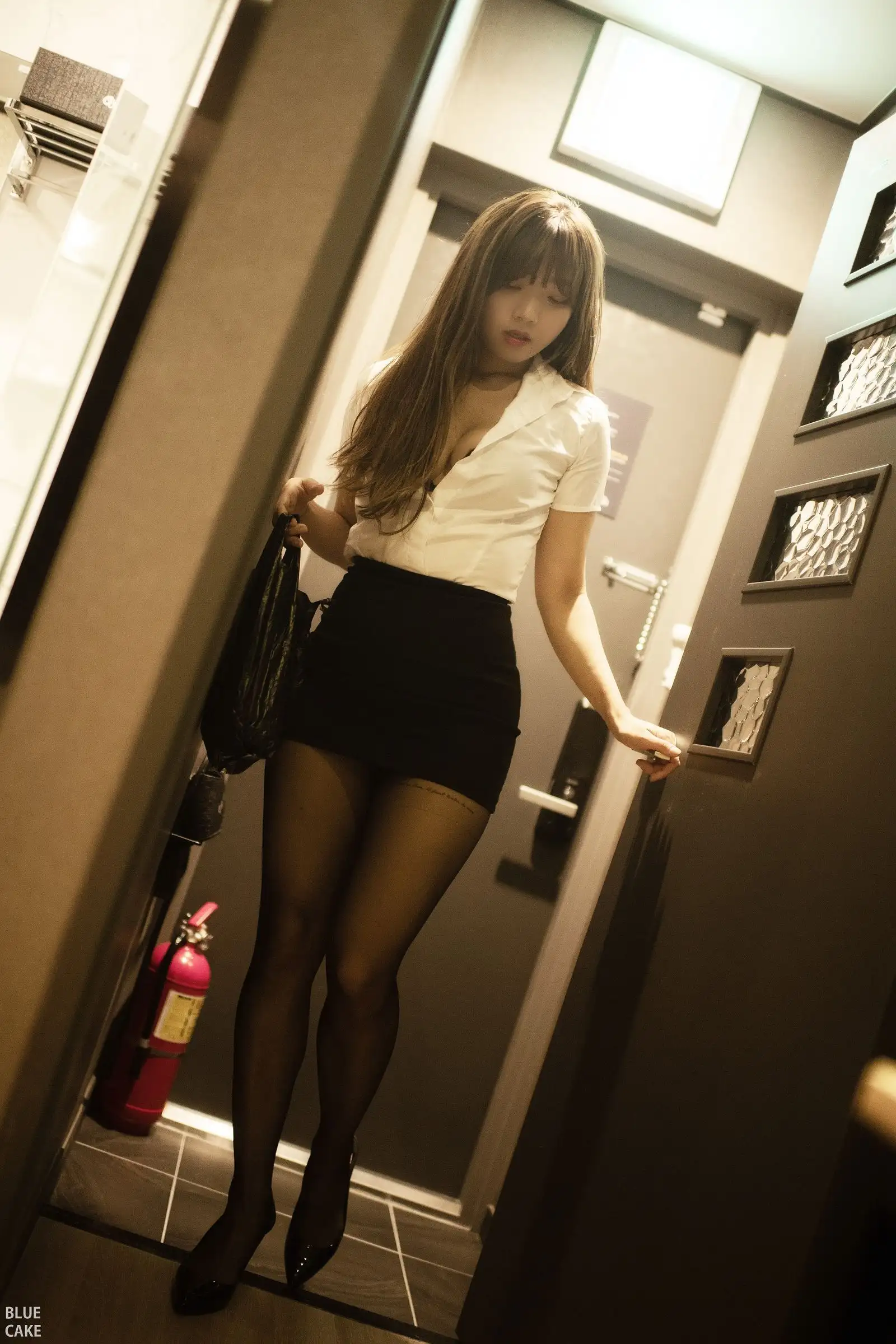 [BlueCake] Koby – Office Girl & Sweet Girl