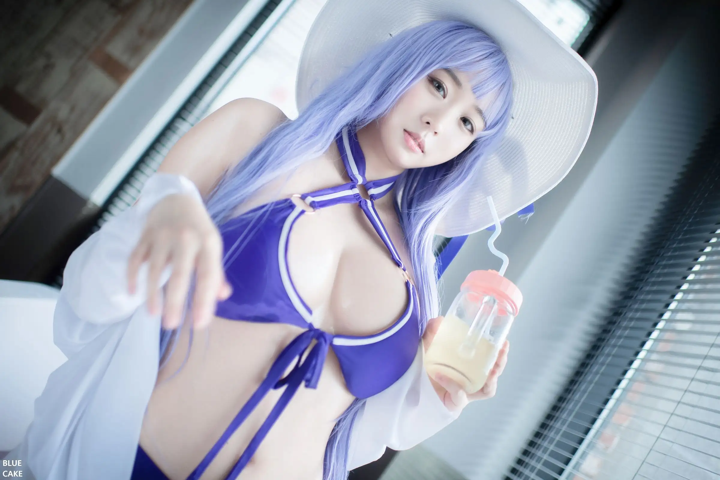 [BlueCake] Nono – Pool Party Caitlyn