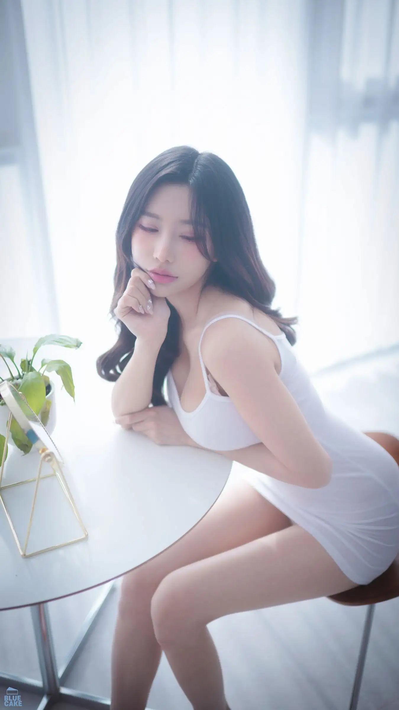 [BlueCake] YeonYu – Real Boob (RED.Ver + Video) 01