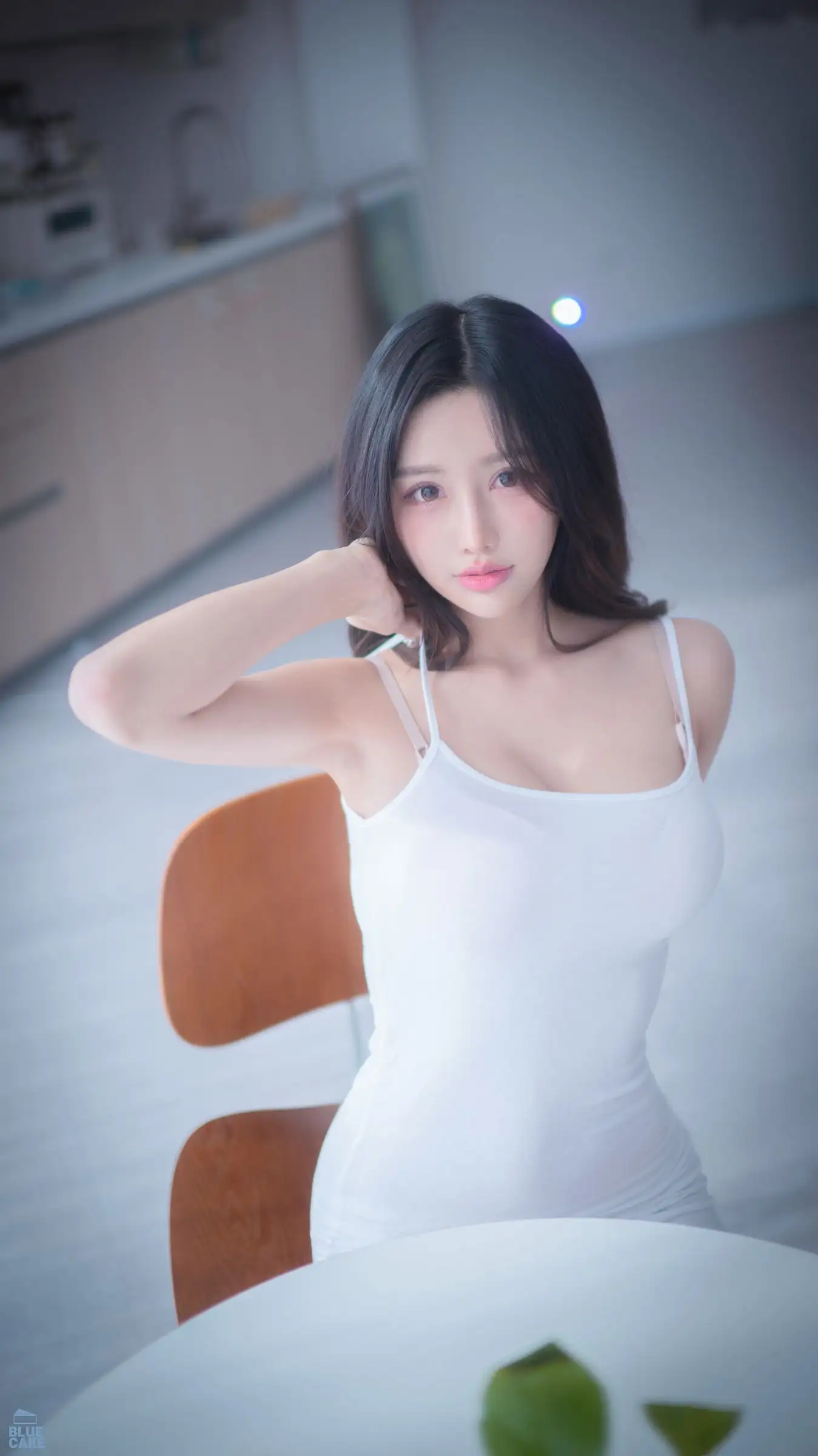 [BlueCake] YeonYu – Real Boob (RED.Ver + Video) 01