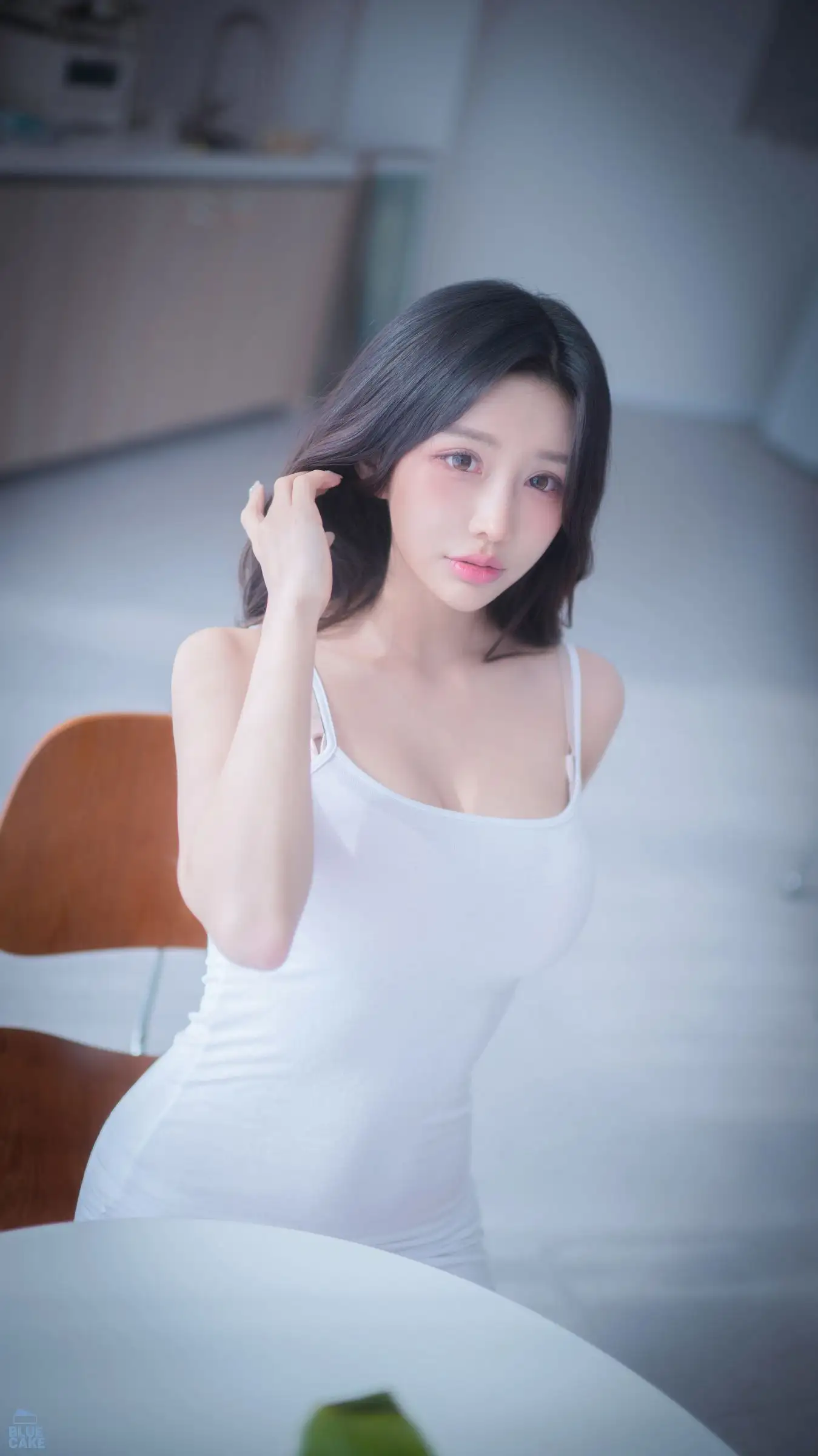 [BlueCake] YeonYu – Real Boob (RED.Ver + Video) 01