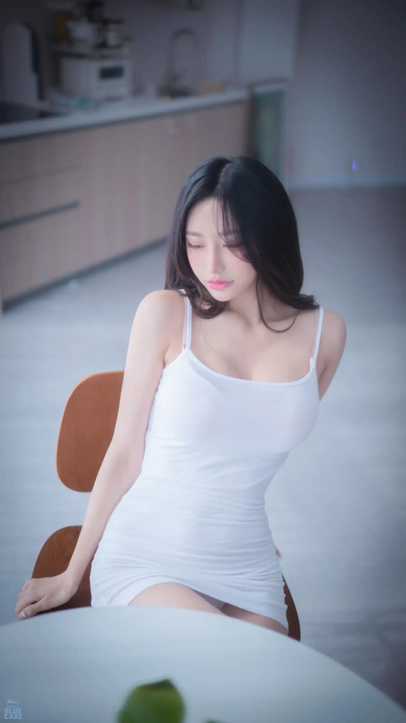 [BlueCake] YeonYu – Real Boob (RED.Ver + Video) 01