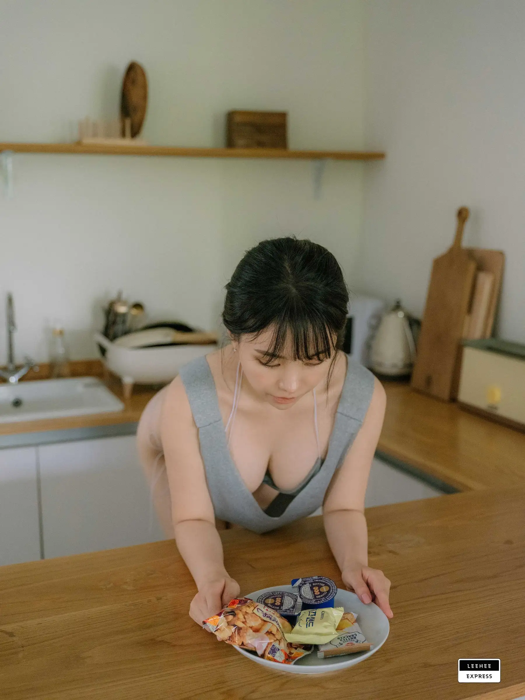 [Leehee Express] NO.495 LEND-037 – Yuri