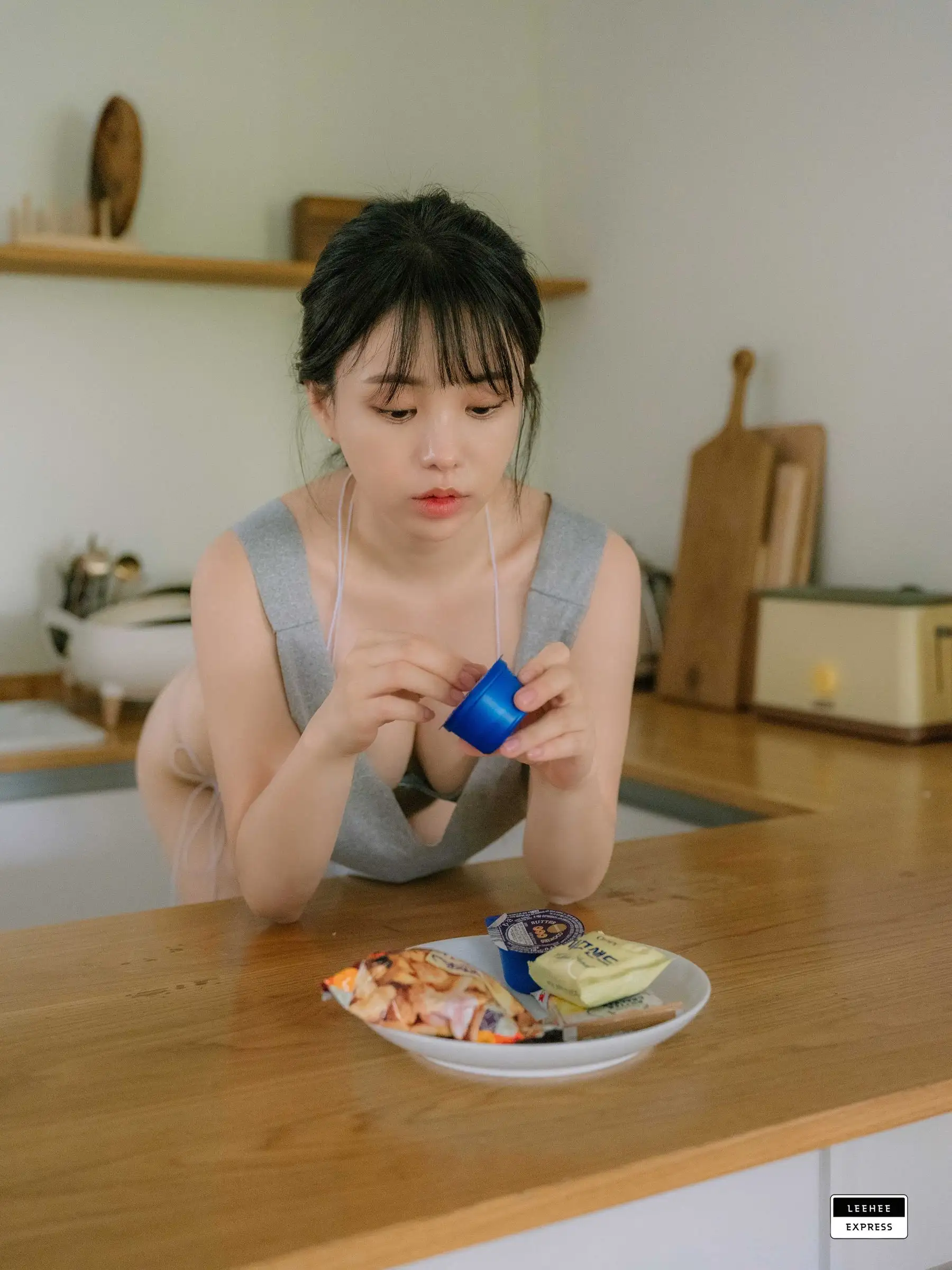 [Leehee Express] NO.495 LEND-037 – Yuri