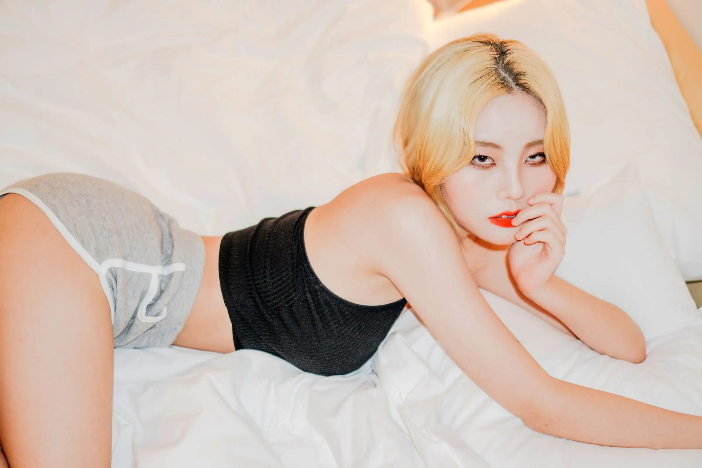 [SaintPhotoLife] Yuna Vol.14 – Jeju Story Part 1