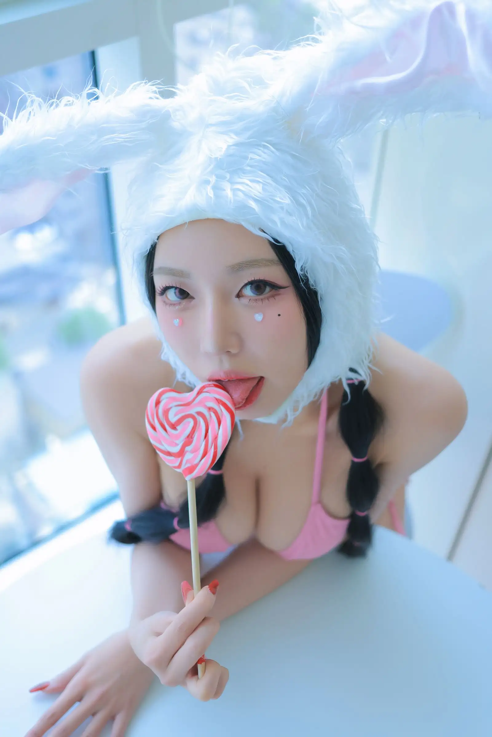 [Donggeuran] Naked Bunny_2