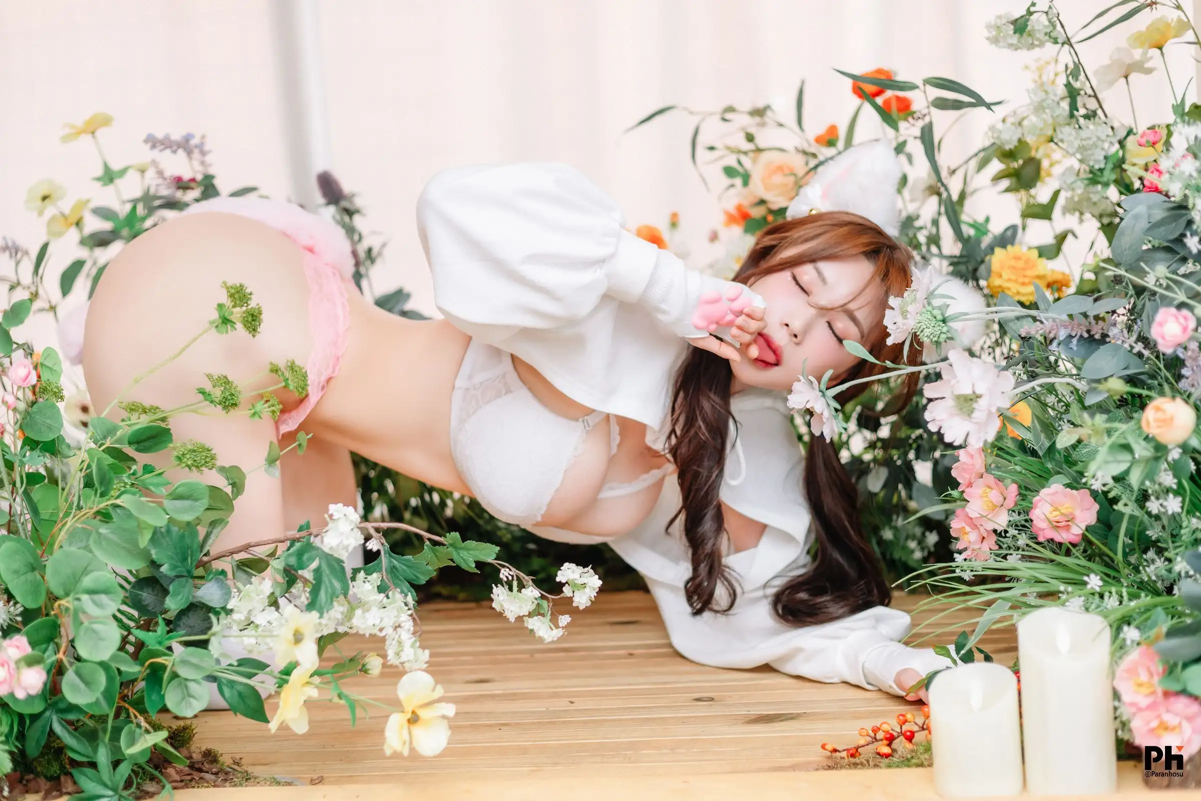 [Paranhosu] Sia – 2022 Photo Book Vol.4 Meow Meow Punch