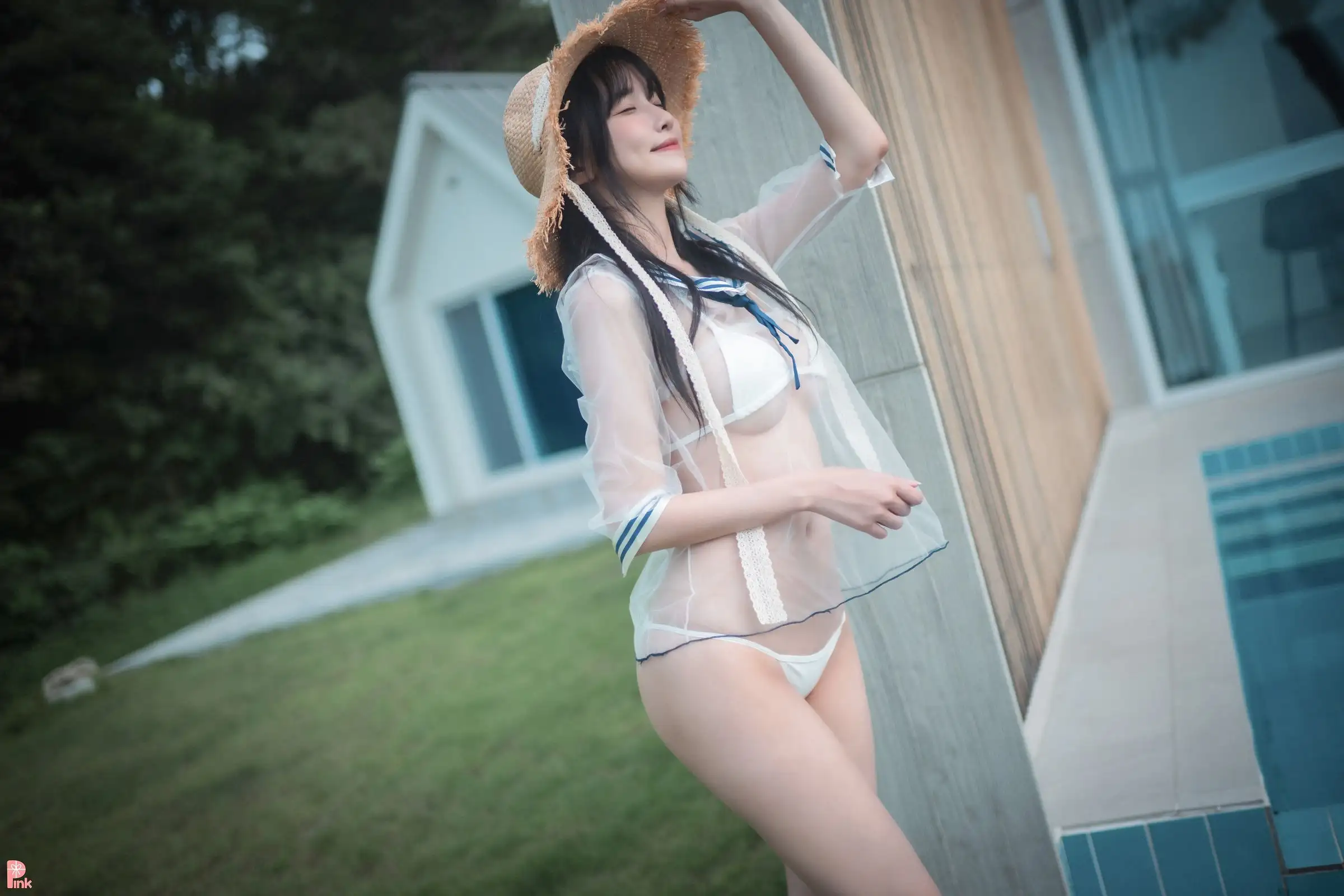 [PINK] Lee Ahrin – Bikini Day