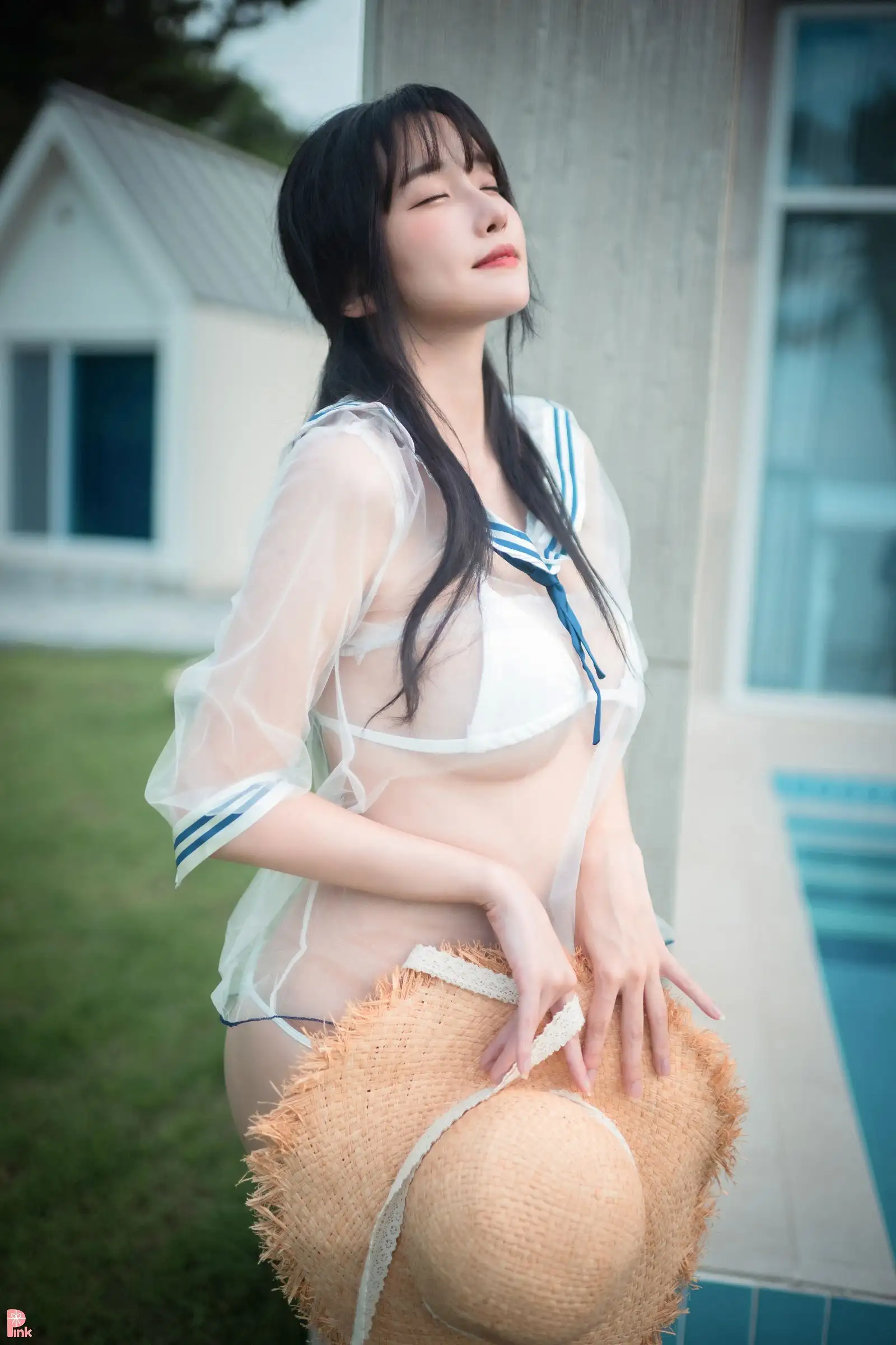 [PINK] Lee Ahrin – Bikini Day