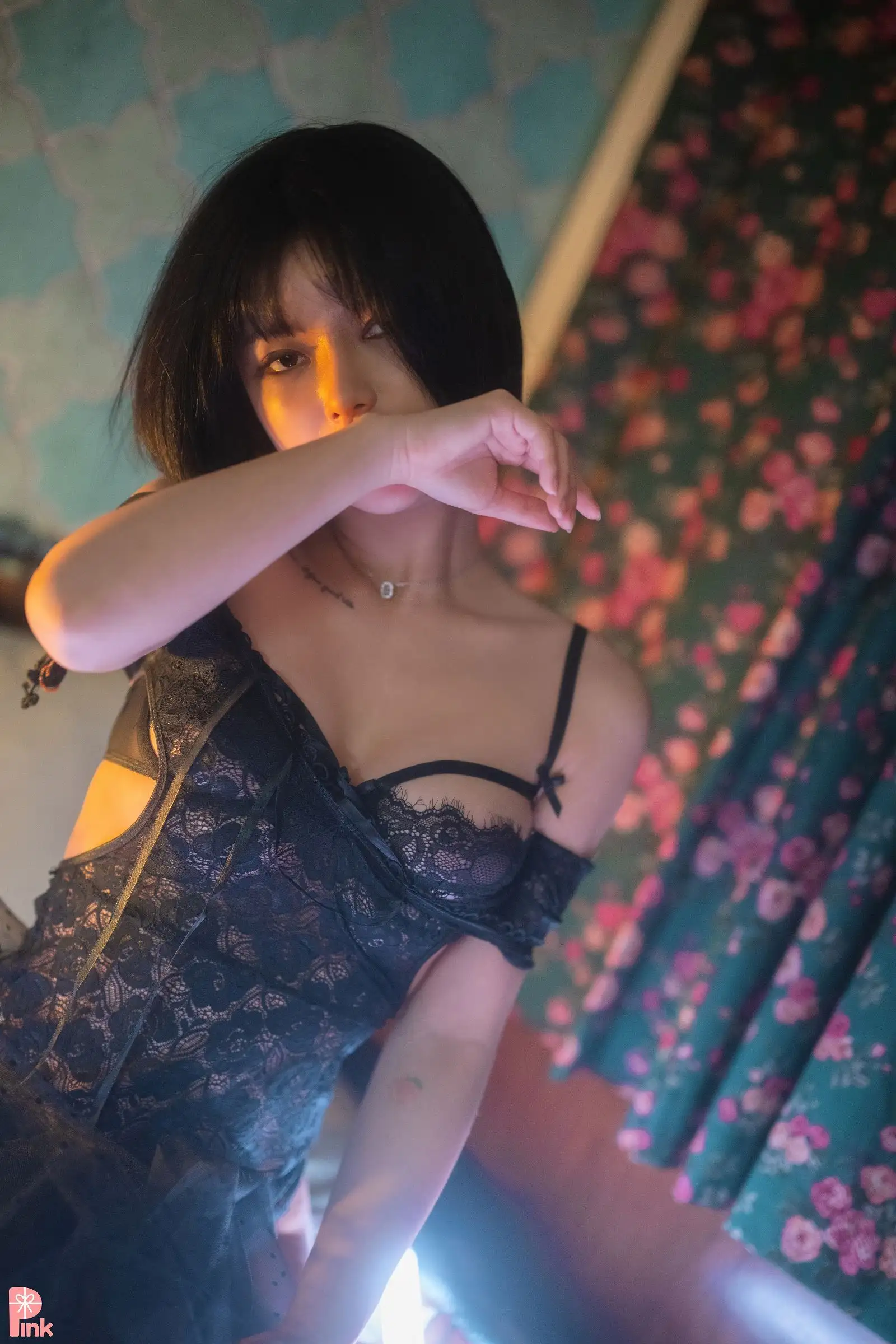 [PINK] U.Hwa – Mood Black 02